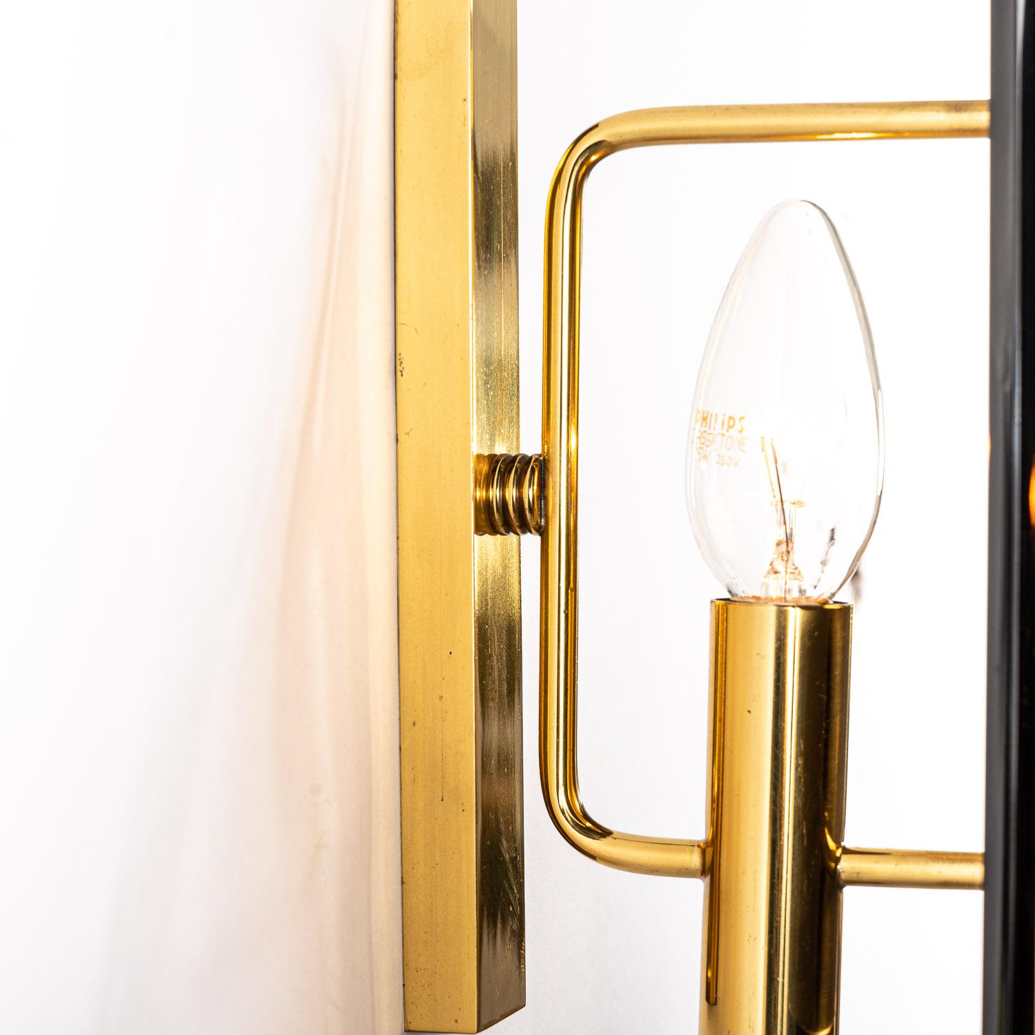 1970's Glass and Brass Wall light Attributed to Cristal Arte For Sale 1