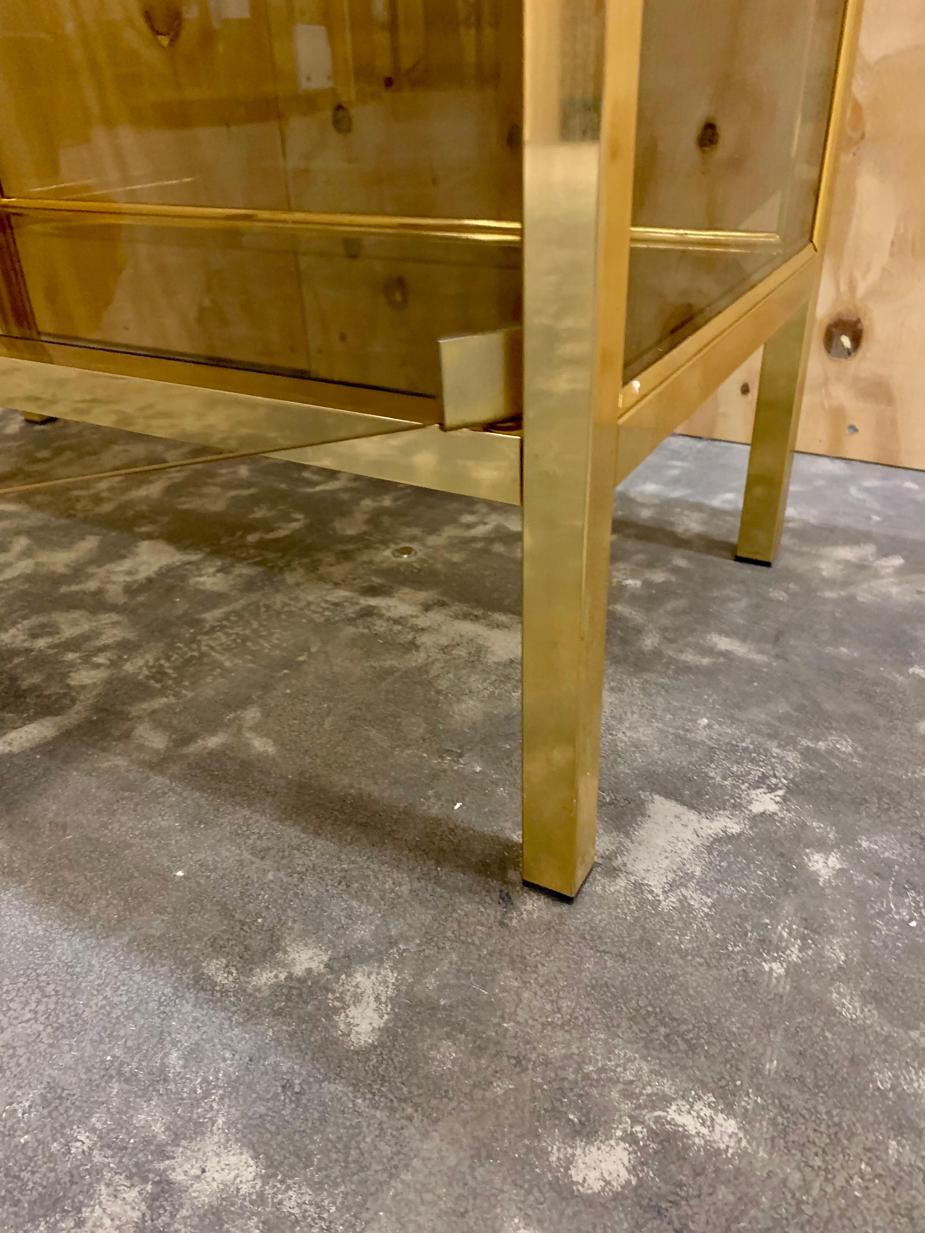 1970s Glass Cabinet - Vitrine For Sale 8
