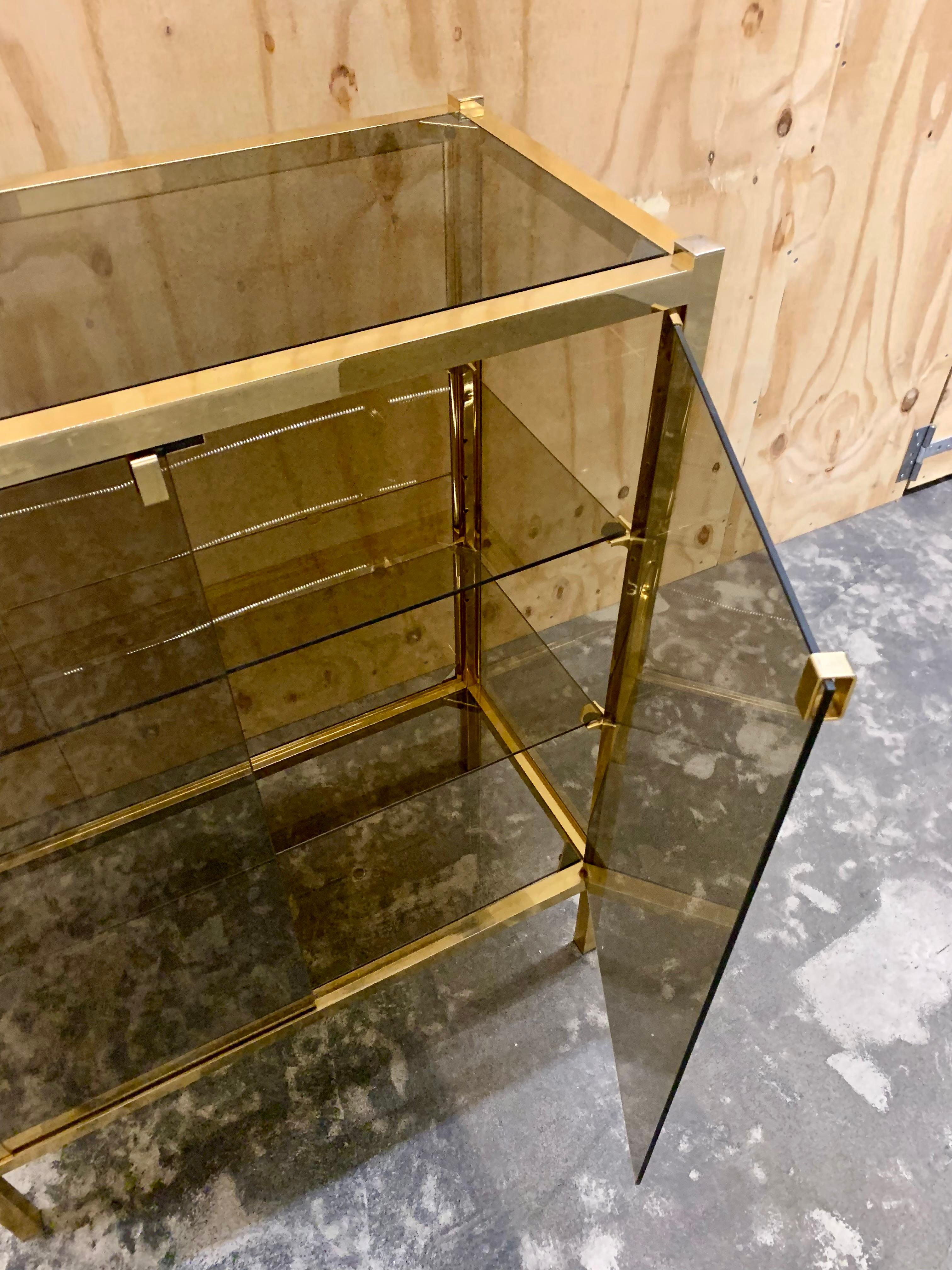 1970s Glass Cabinet - Vitrine For Sale 11