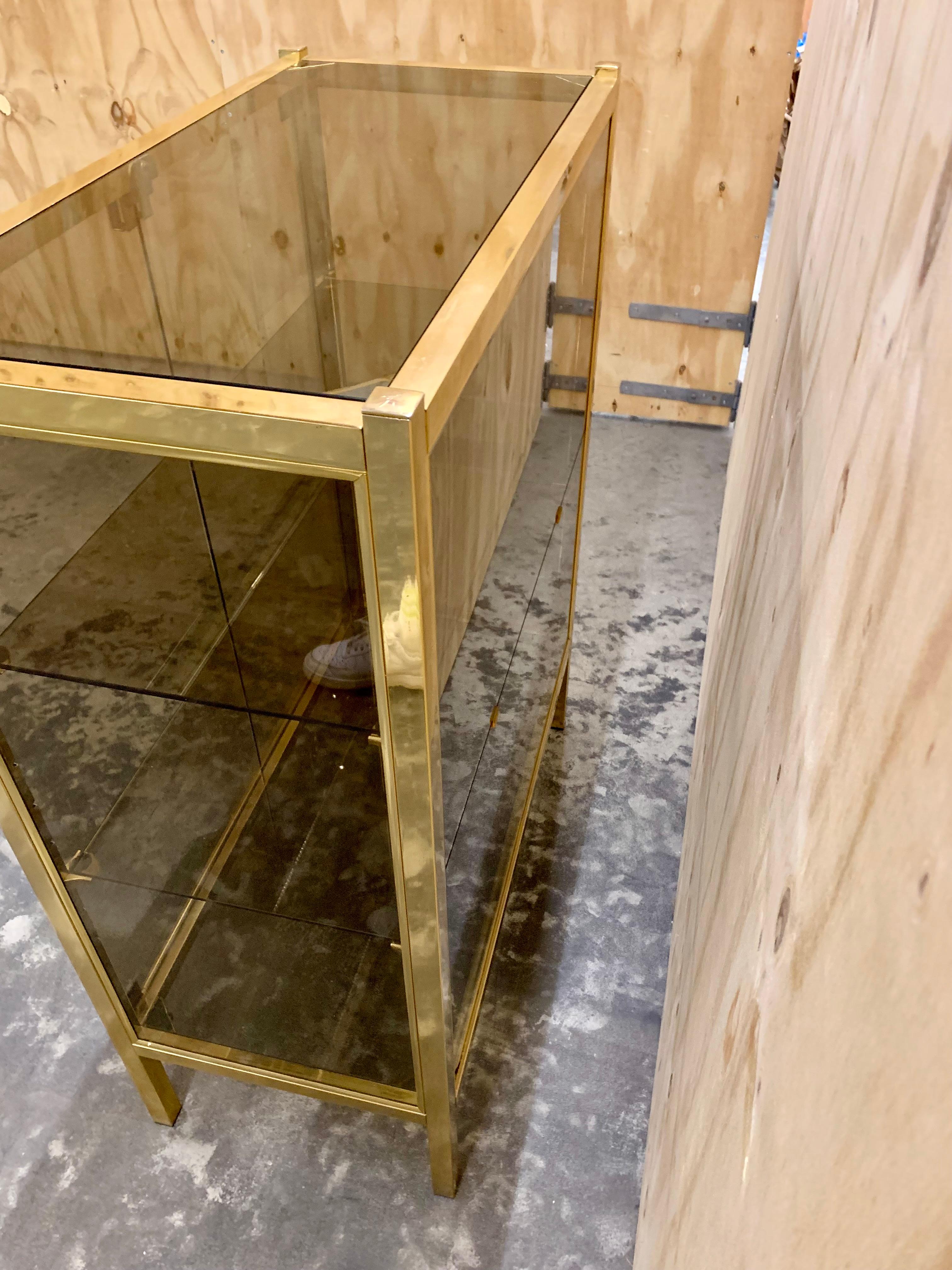 1970s Glass Cabinet - Vitrine For Sale 2
