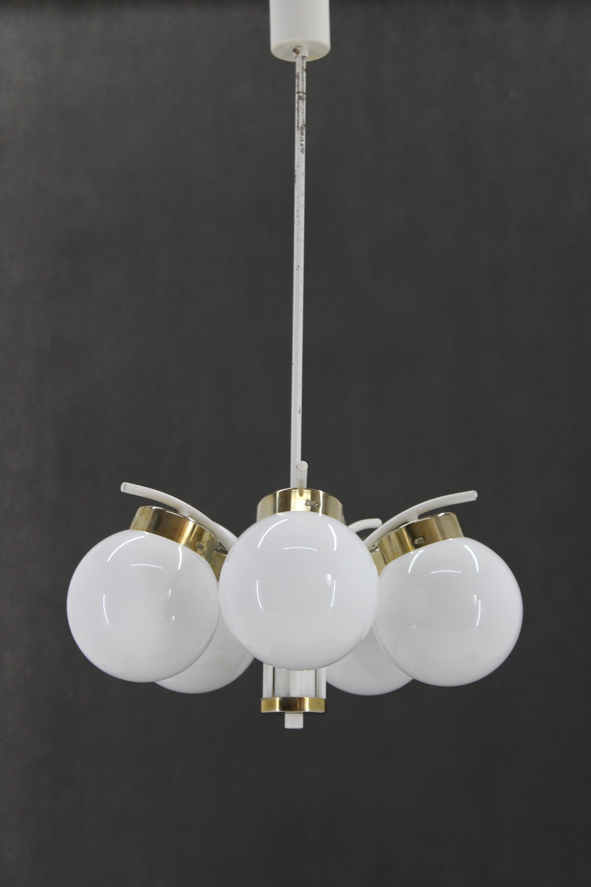 - good original condition with minor signs of use
- cleaned and rewired
- 5x , E26 -E27 bulbs
- US wiring compatible