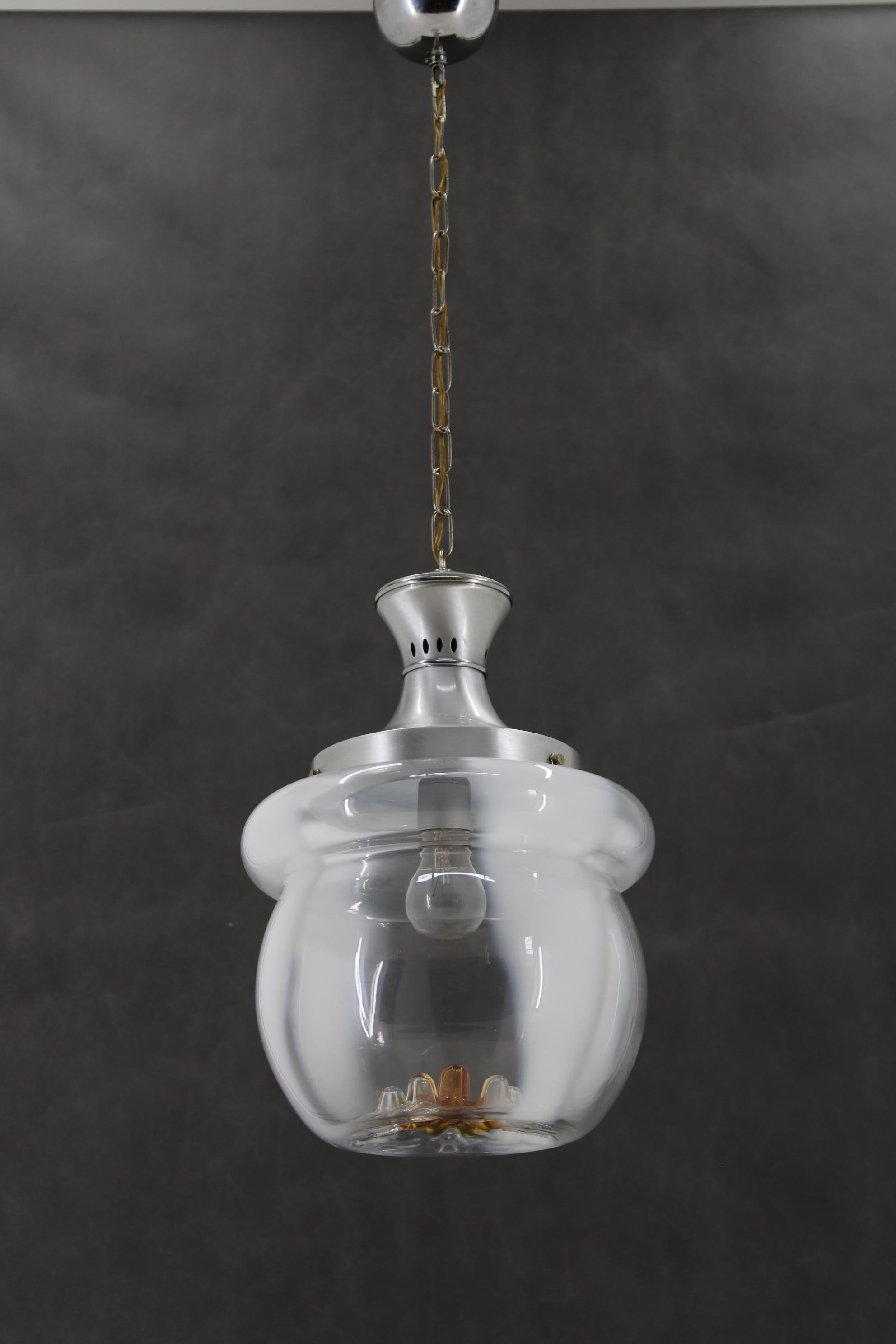 Mid-Century moderno Lampada a sospensione in vetro di Murano degli anni '70, Italia in vendita