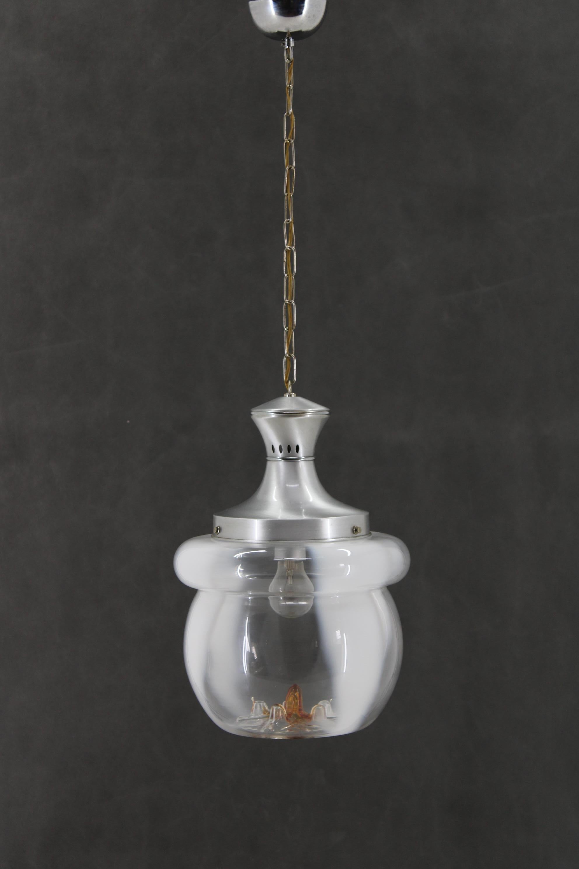 Lampada a sospensione in vetro di Murano degli anni '70, Italia In condizioni buone in vendita a Praha, CZ