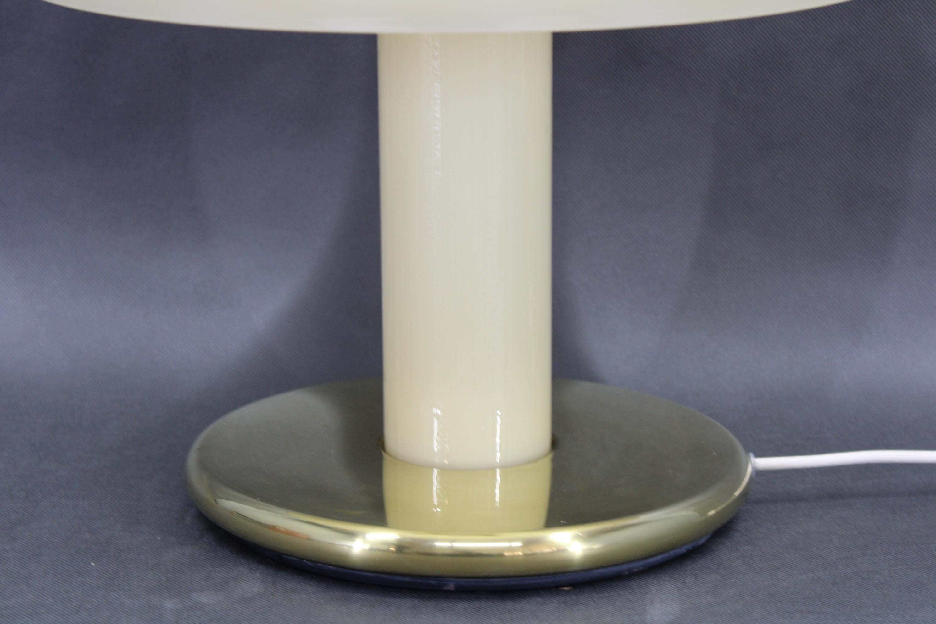 Mid-Century Modern 1970s Glass Mushroom Table Lamp, Italy For Sale