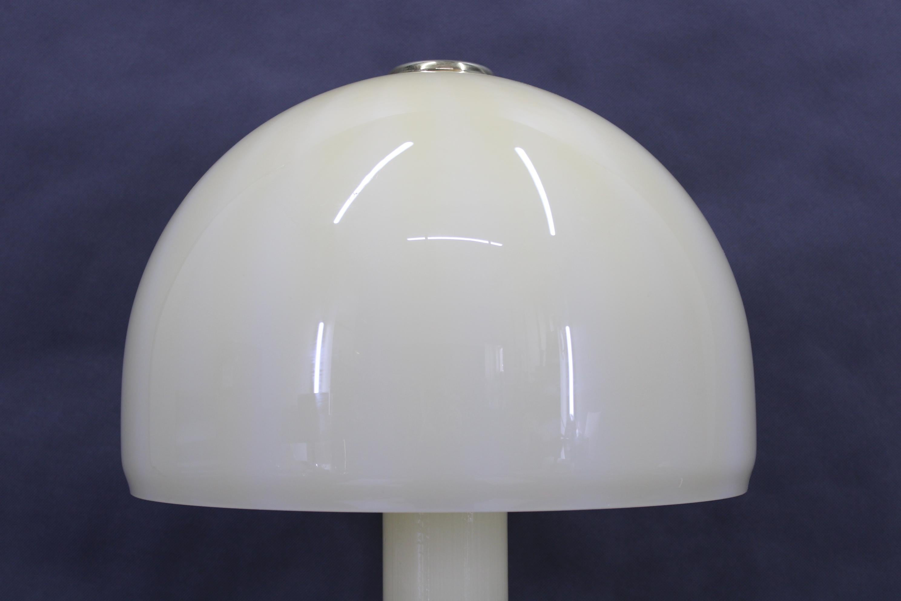 Italian 1970s Glass Mushroom Table Lamp, Italy For Sale