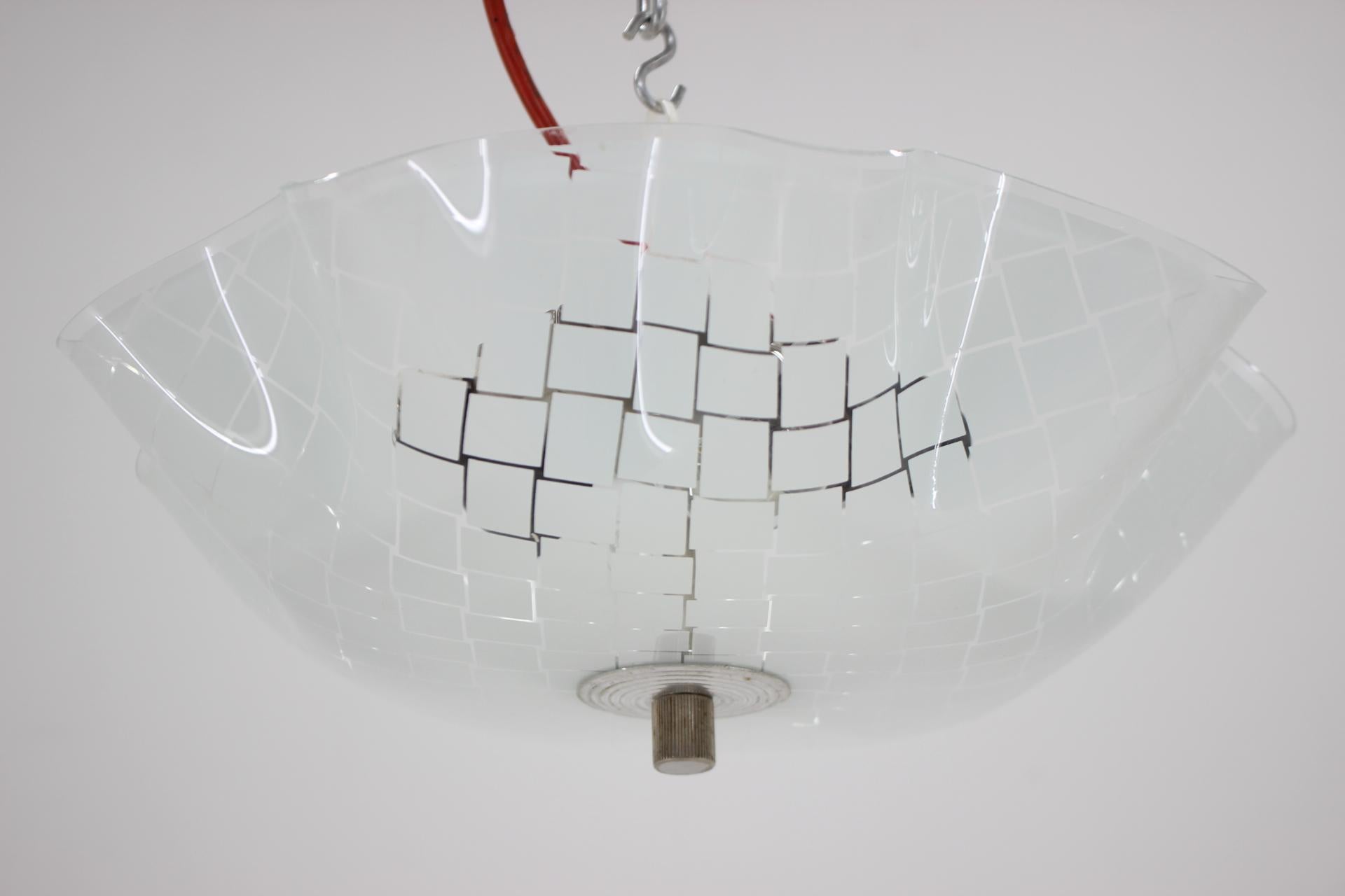 Mid-Century moderno Lampada a sospensione in vetro degli anni '70, Cecoslovacchia in vendita