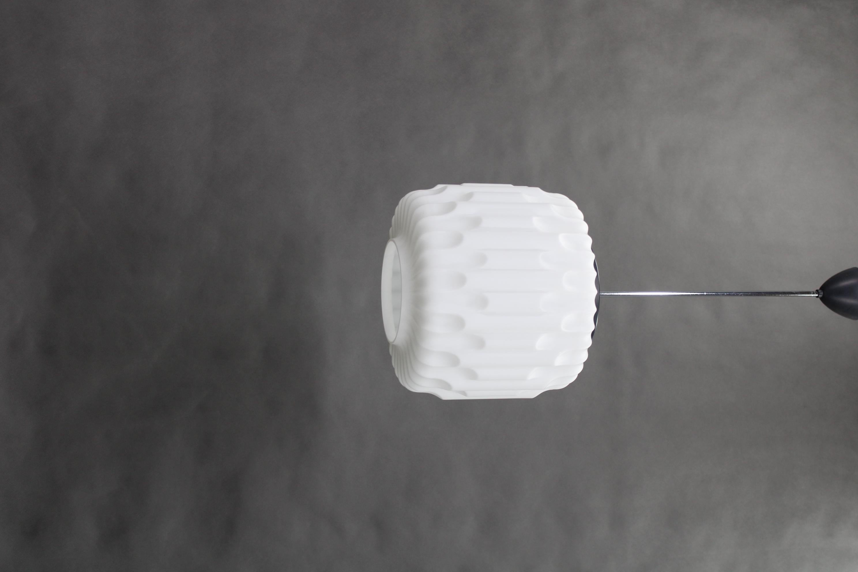  - buone condizioni originali con lievi segni d'uso 
- 1x lampadine E26 - E27 
- Compatibile con il cablaggio degli Stati Uniti 