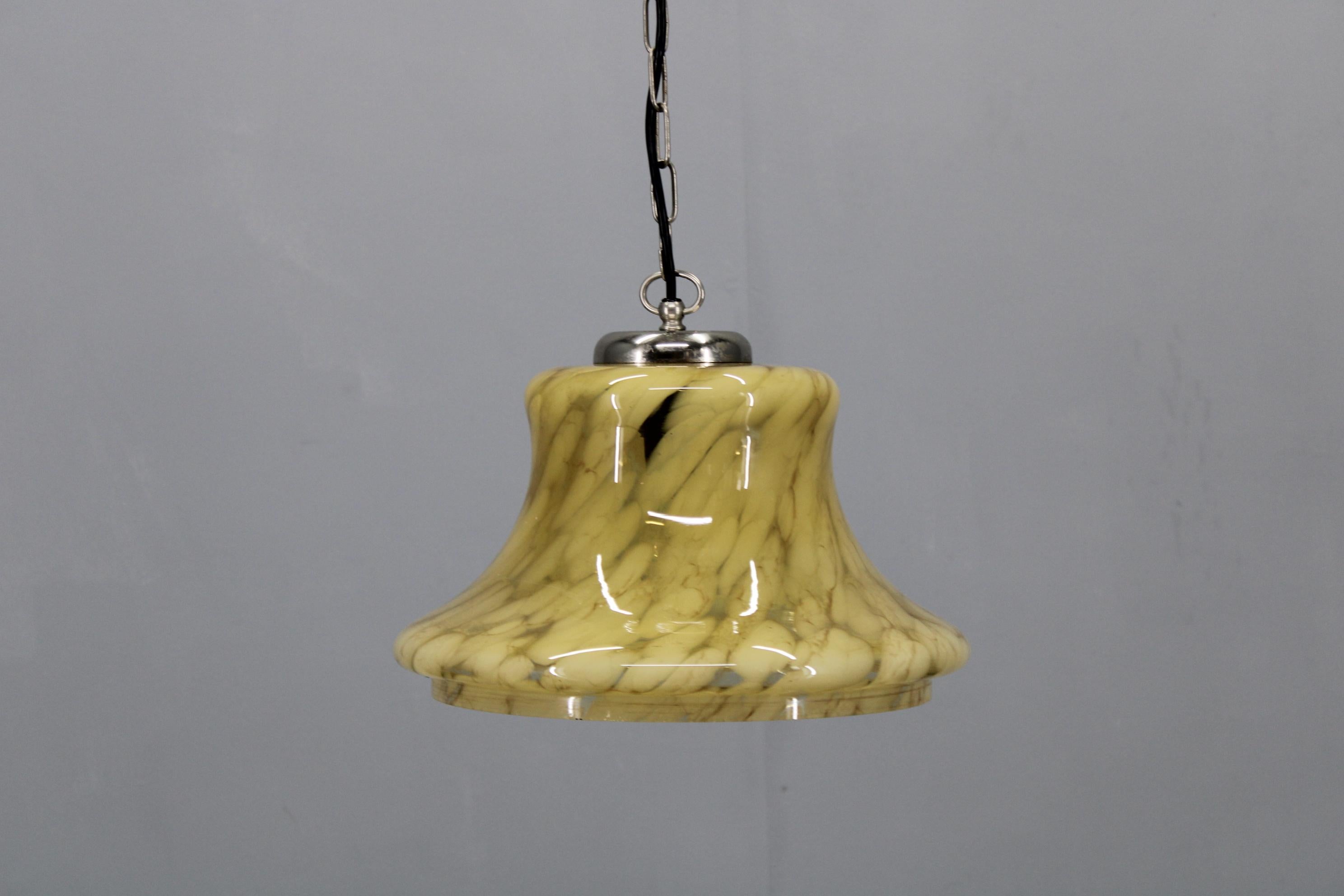 Mid-Century moderno Lampada a sospensione in vetro degli anni '70, Cecoslovacchia in vendita