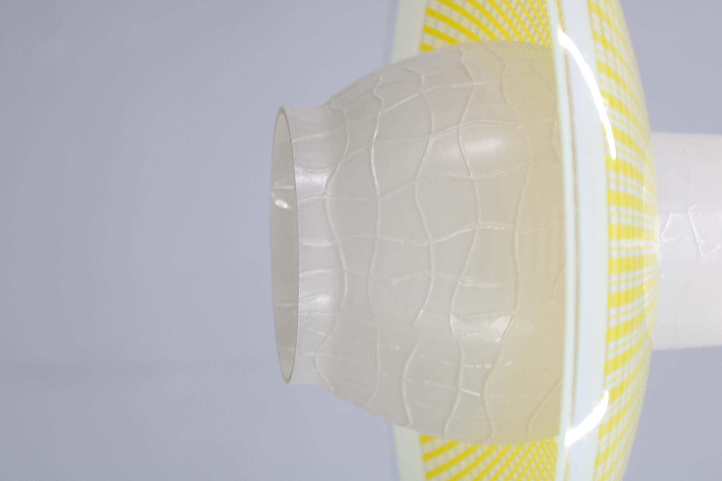 Lampada a sospensione in vetro degli anni '70, Cecoslovacchia in vendita 1