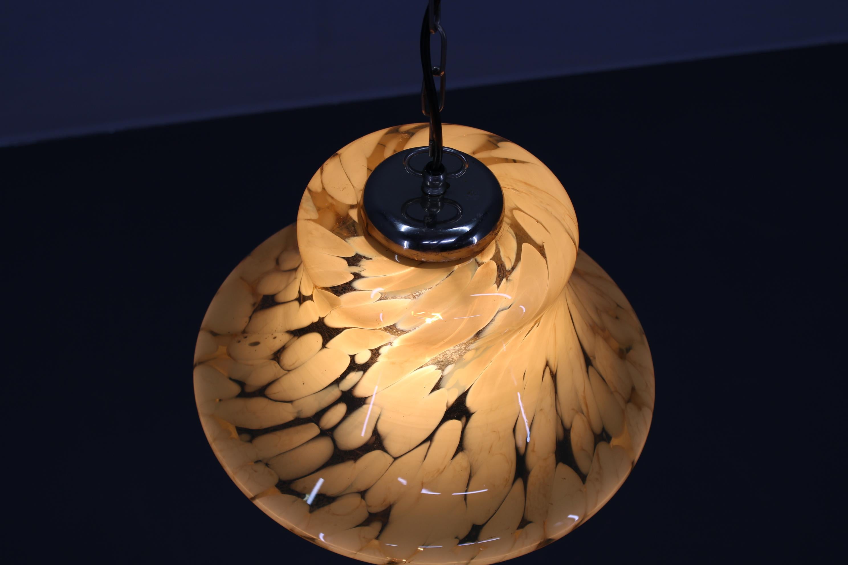 Lampada a sospensione in vetro degli anni '70, Cecoslovacchia in vendita 2
