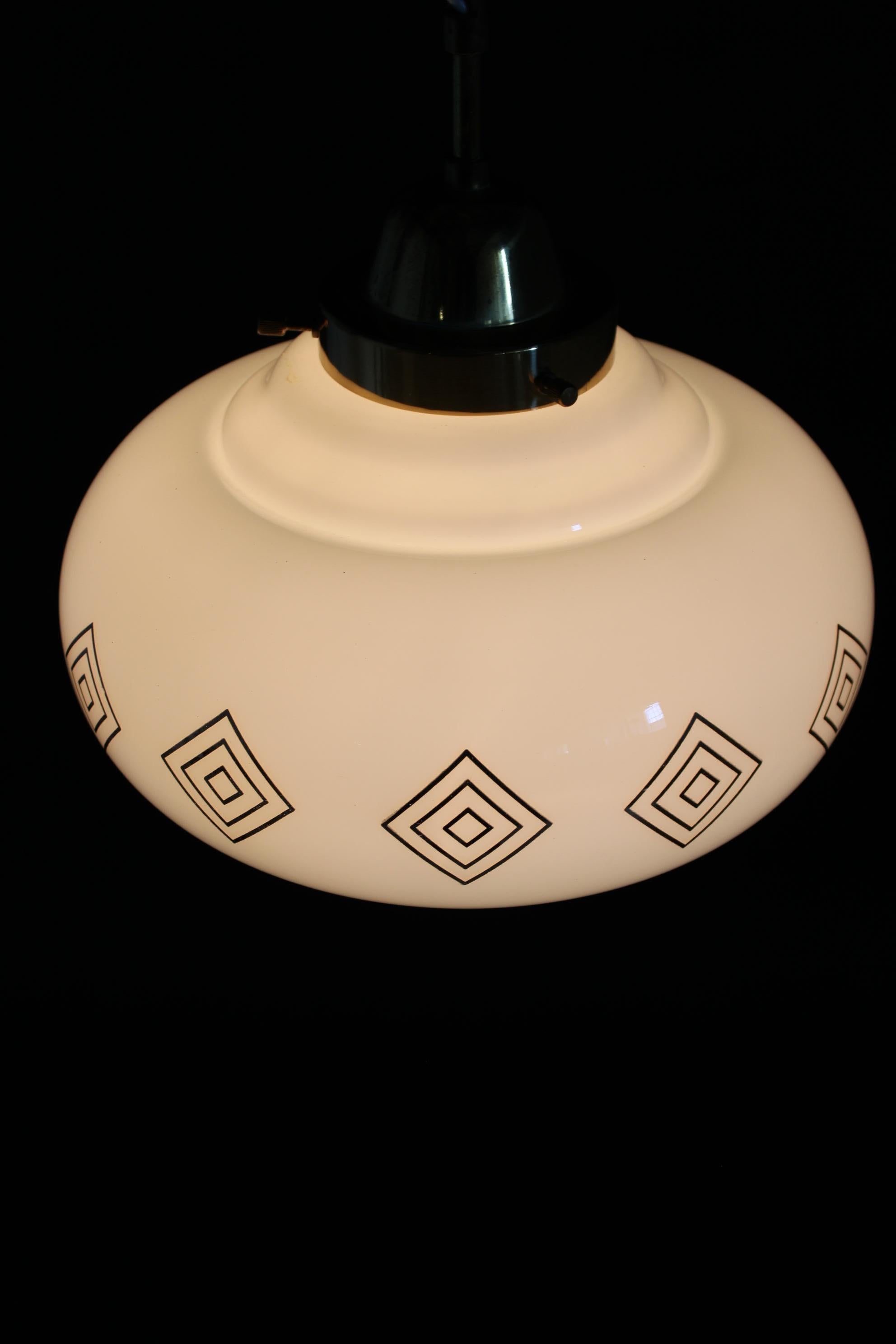 Lampada a sospensione in vetro anni '70 con catena in ottone, Cecoslovacchia in vendita 4