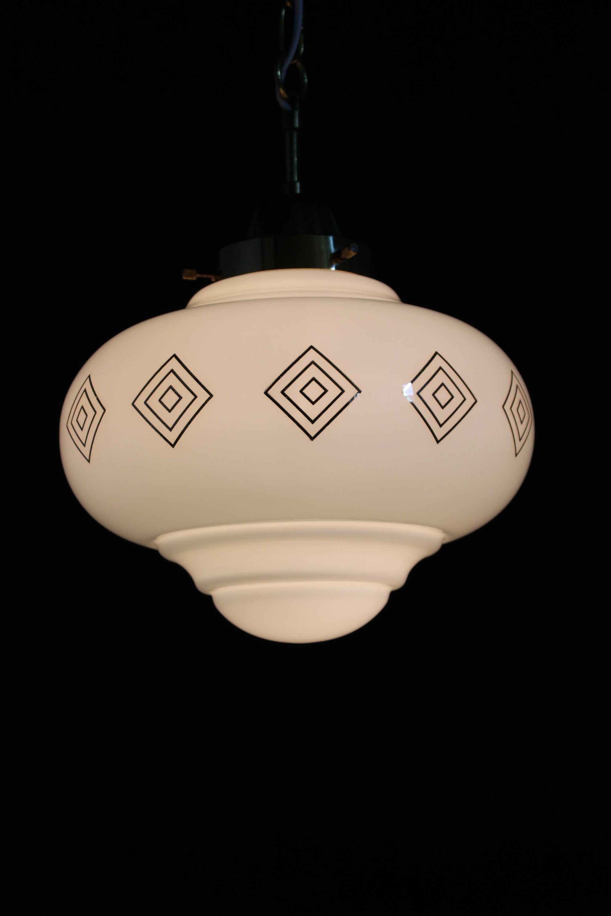 Lampada a sospensione in vetro anni '70 con catena in ottone, Cecoslovacchia in vendita 3