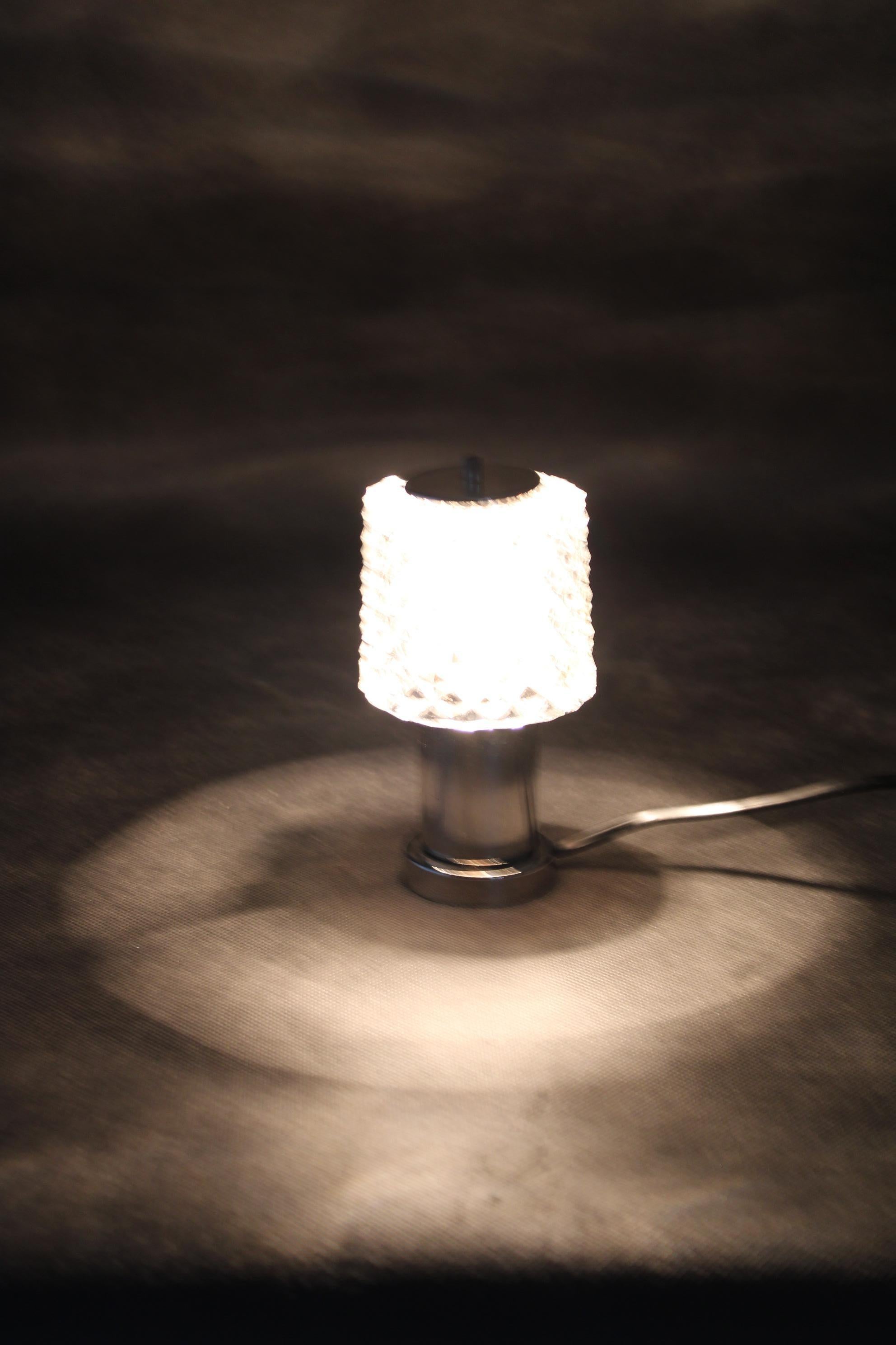 1970er Glas-Tischlampe von Kamenicky Senov, Tschechoslowakei im Angebot 2