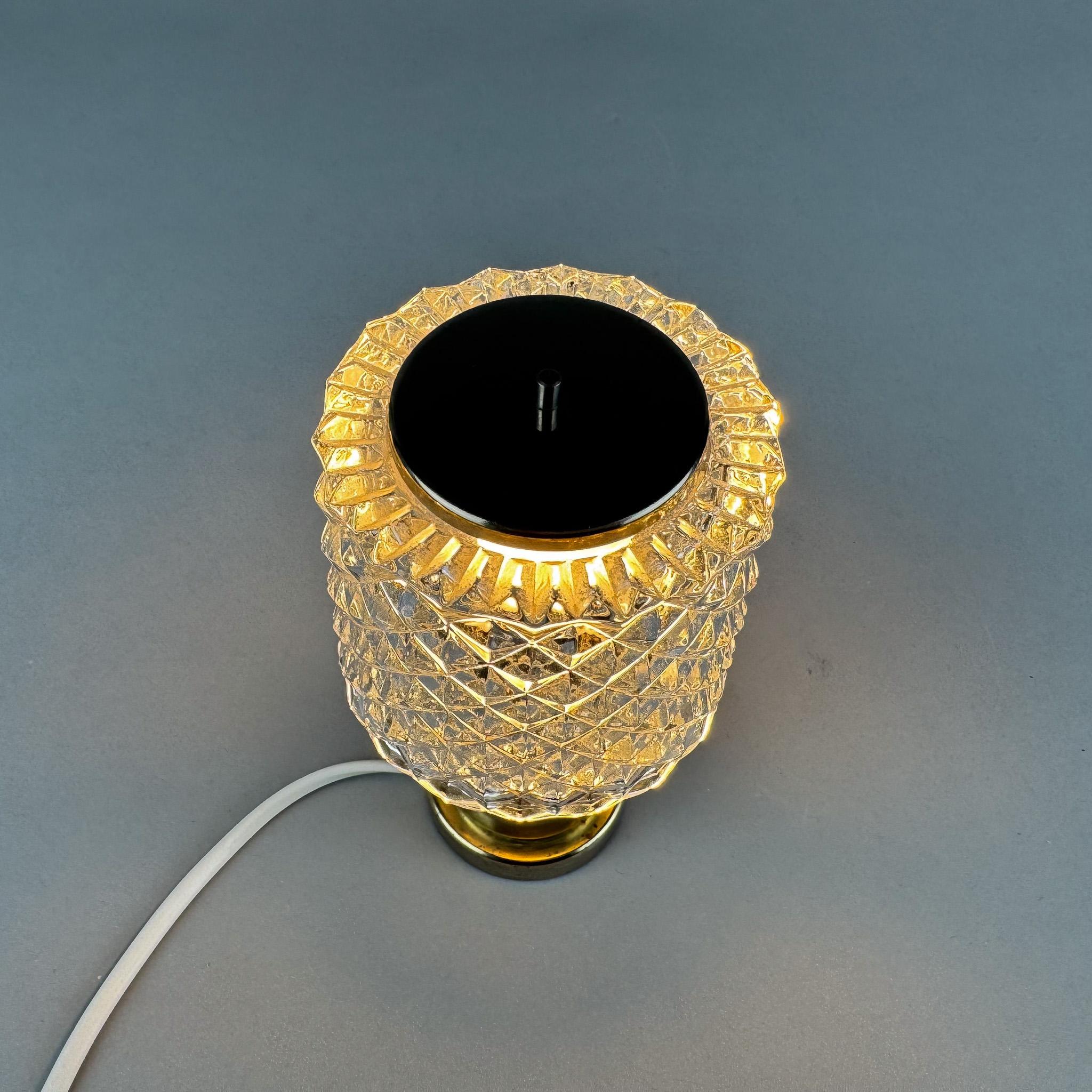 Lámpara de sobremesa de cristal de los años 70, Kamenicky Senov, Checoslovaquia en venta 2