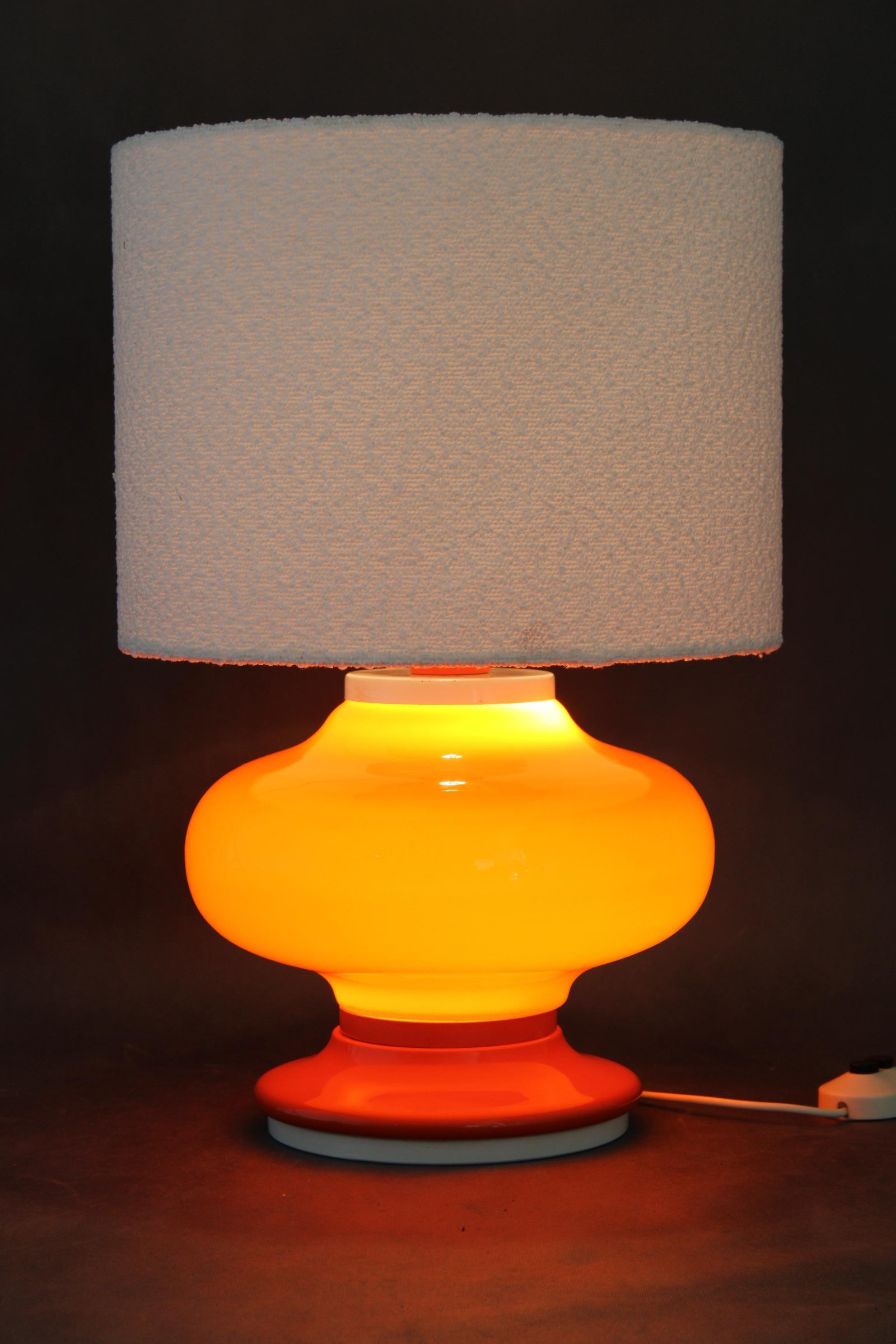 Lámpara de sobremesa de cristal de los años 70 con pantalla de tela de bucles, Italia en venta 4