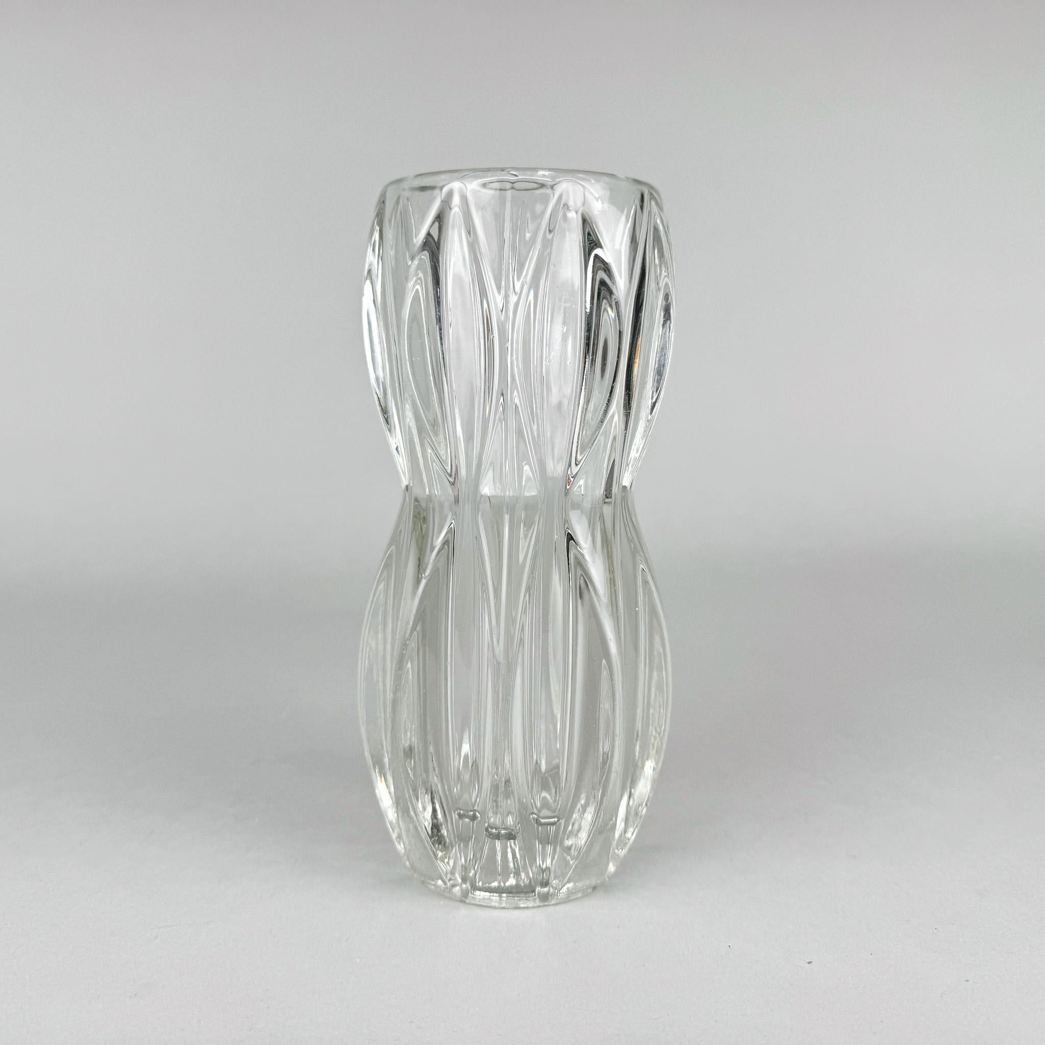 Vaso in vetro degli anni '70 del designer Jan Schmid, Cecoslovacchia In condizioni buone in vendita a Praha, CZ