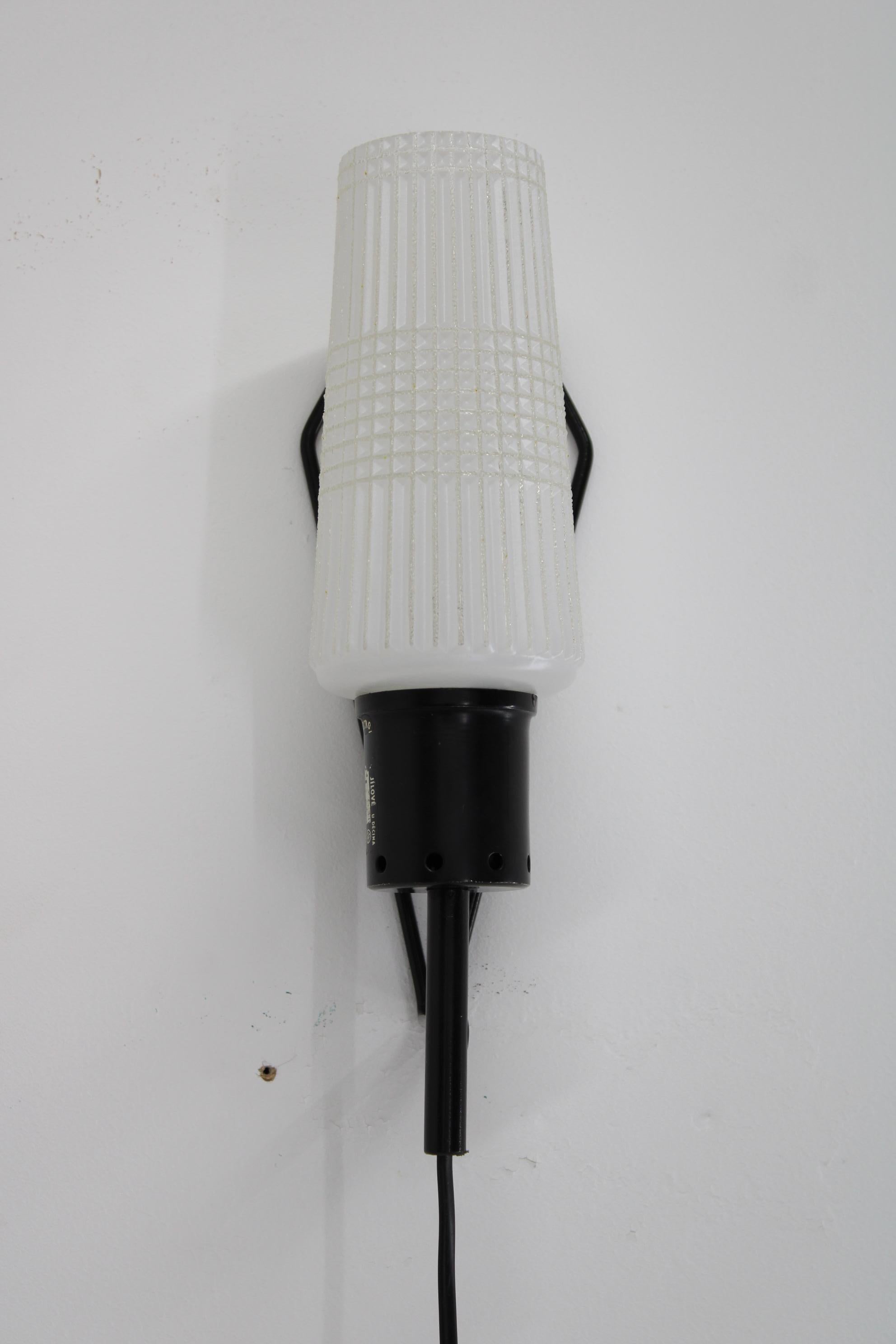 - Cleaned polished and rewired 
- Good original condition 
- 1x , E12-E14 bulb
- US wiring compatible