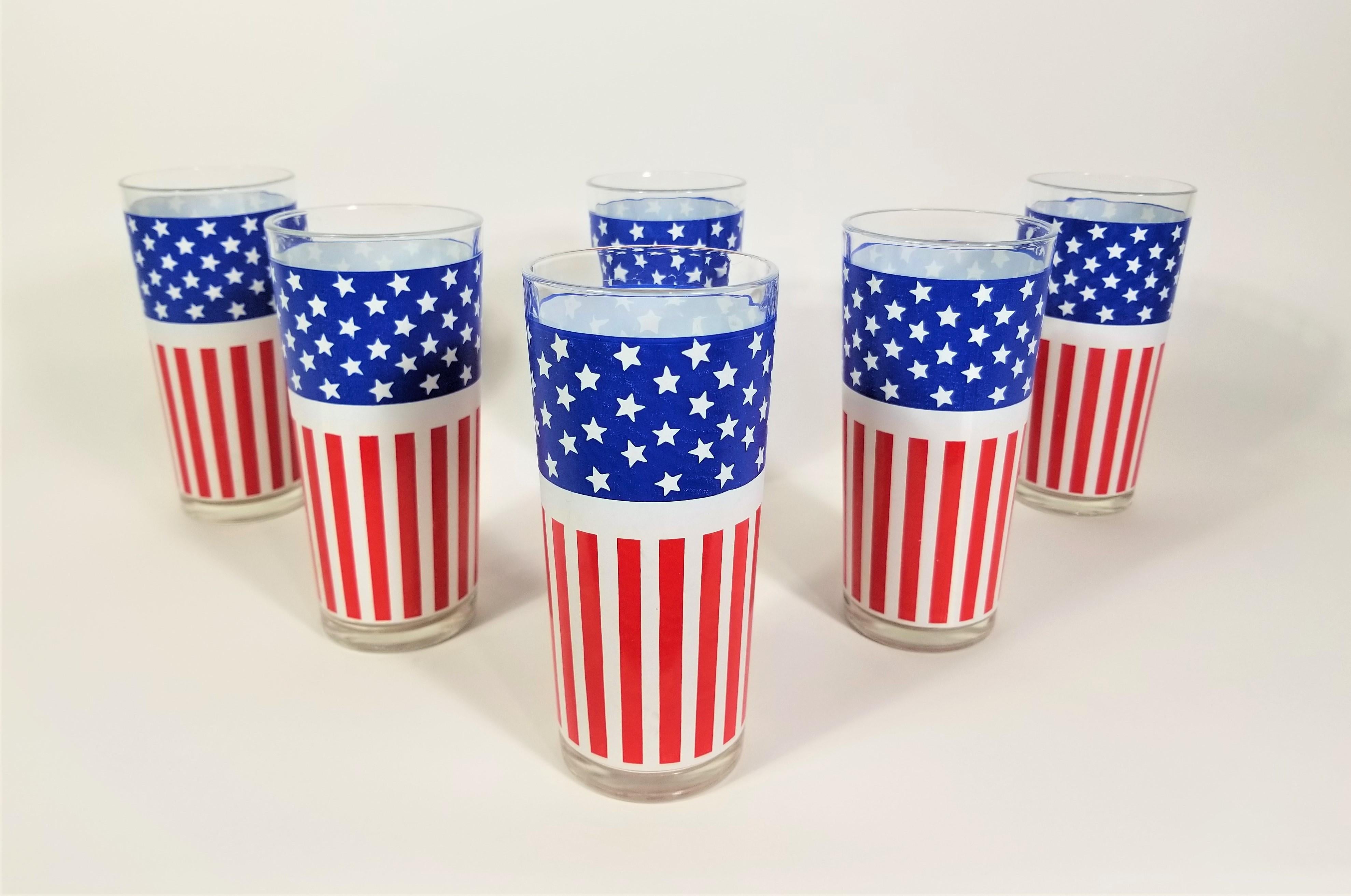 1970s midcentury USA red white and blue stars and stripes American flag design. Glassware barware. Solid weight.
Excellent condition.
 