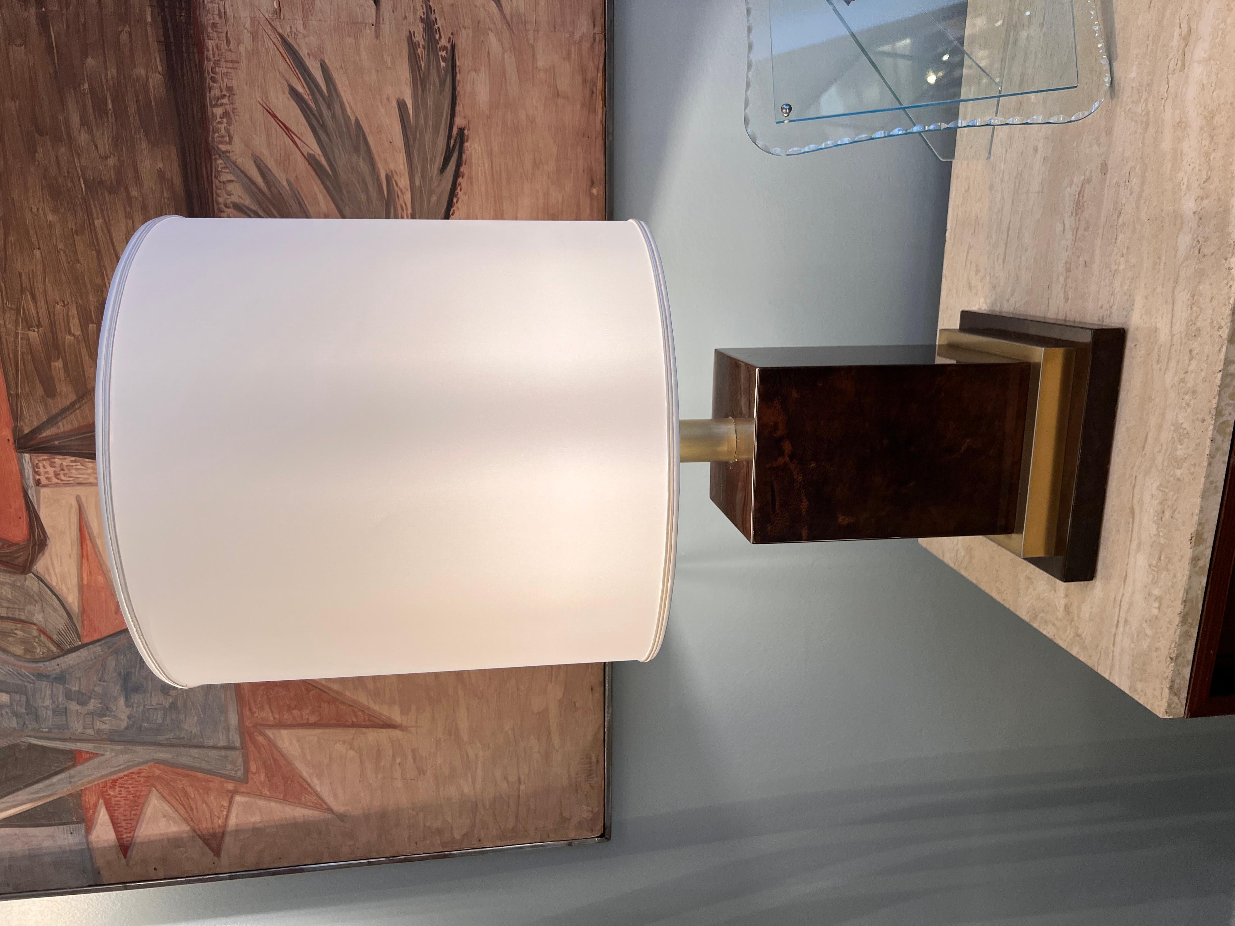 20th Century 1970s Glazed Brown Parchment Aldo Tura White Lampshade and Brass Table Lamp For Sale