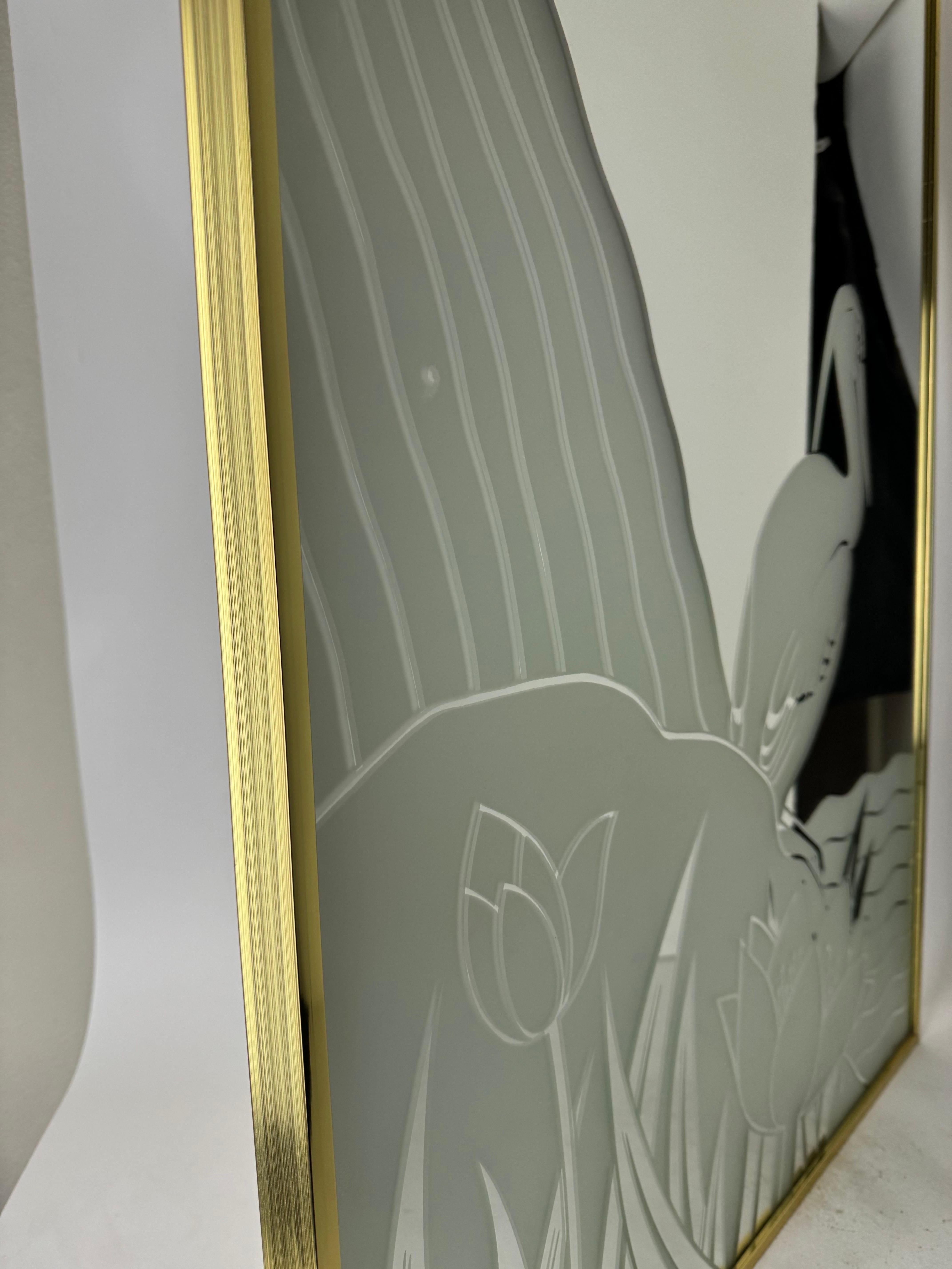 Fin du 20e siècle Miroir d'art dépoli Gloria Eriksen des années 1970 avec cadre en laiton en vente