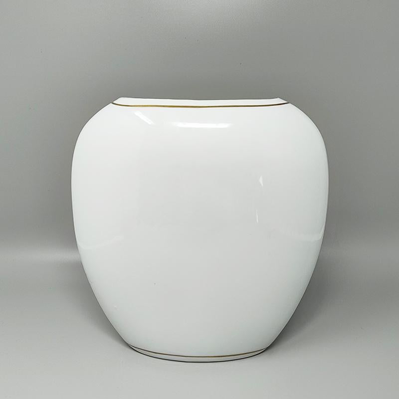 Francese Vaso in porcellana Gogeous degli anni '70 di R. Ortol per Limoges. Prodotto in Francia in vendita