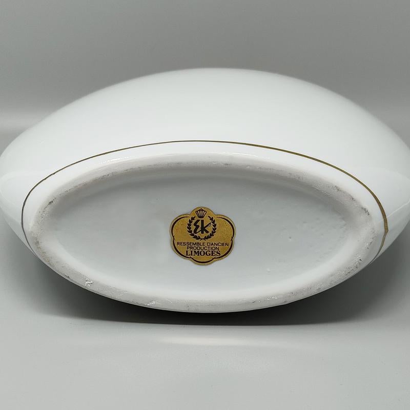 Vaso in porcellana Gogeous degli anni '70 di R. Ortol per Limoges. Prodotto in Francia in vendita 1
