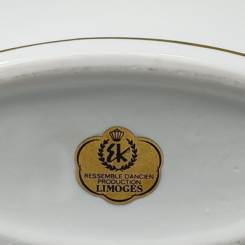 Vaso in porcellana Gogeous degli anni '70 di R. Ortol per Limoges. Prodotto in Francia in vendita 2