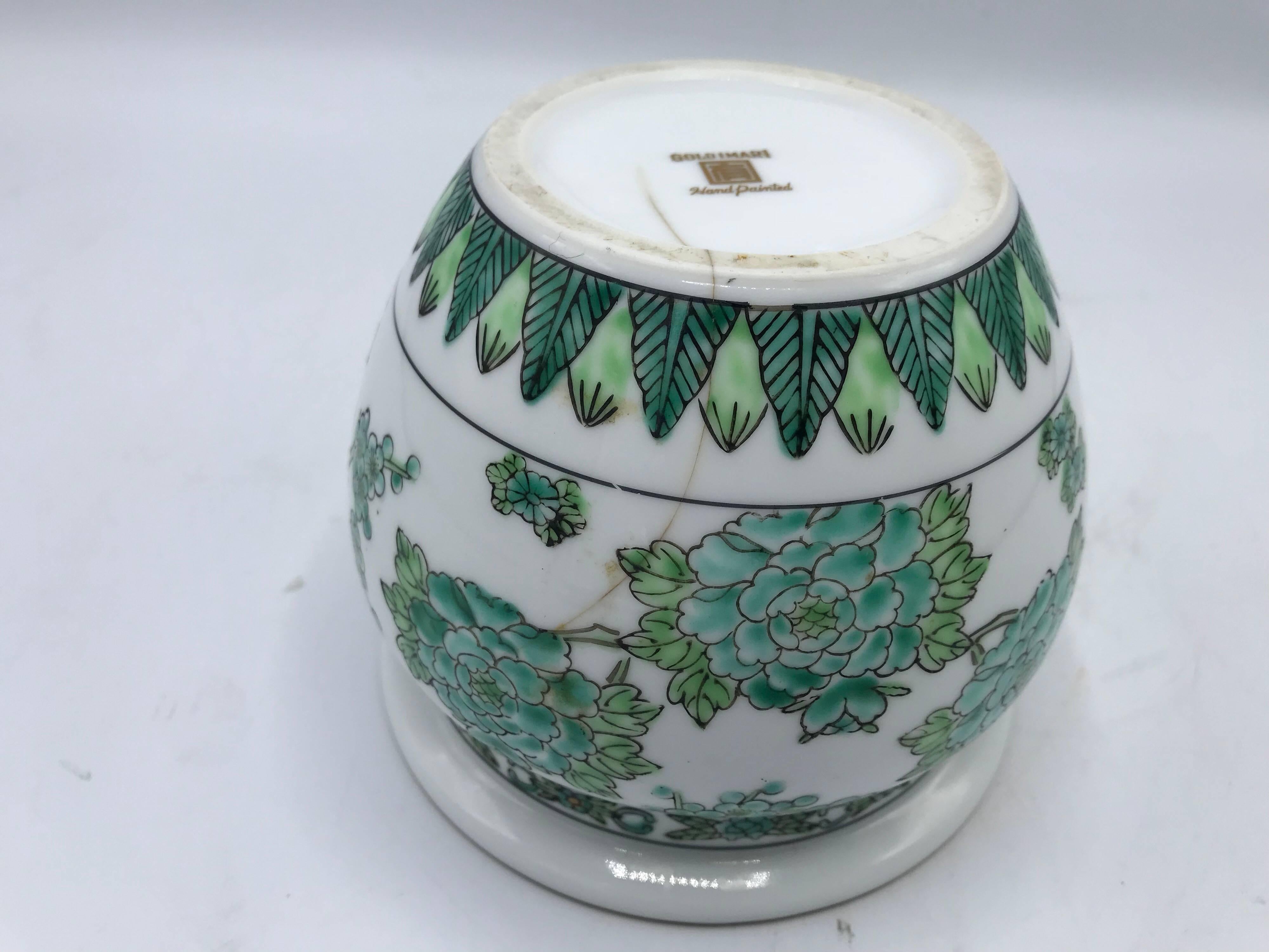 1970er Gold-Imari Übertopf in Grün und Weiß mit Pfauenmotiv 3