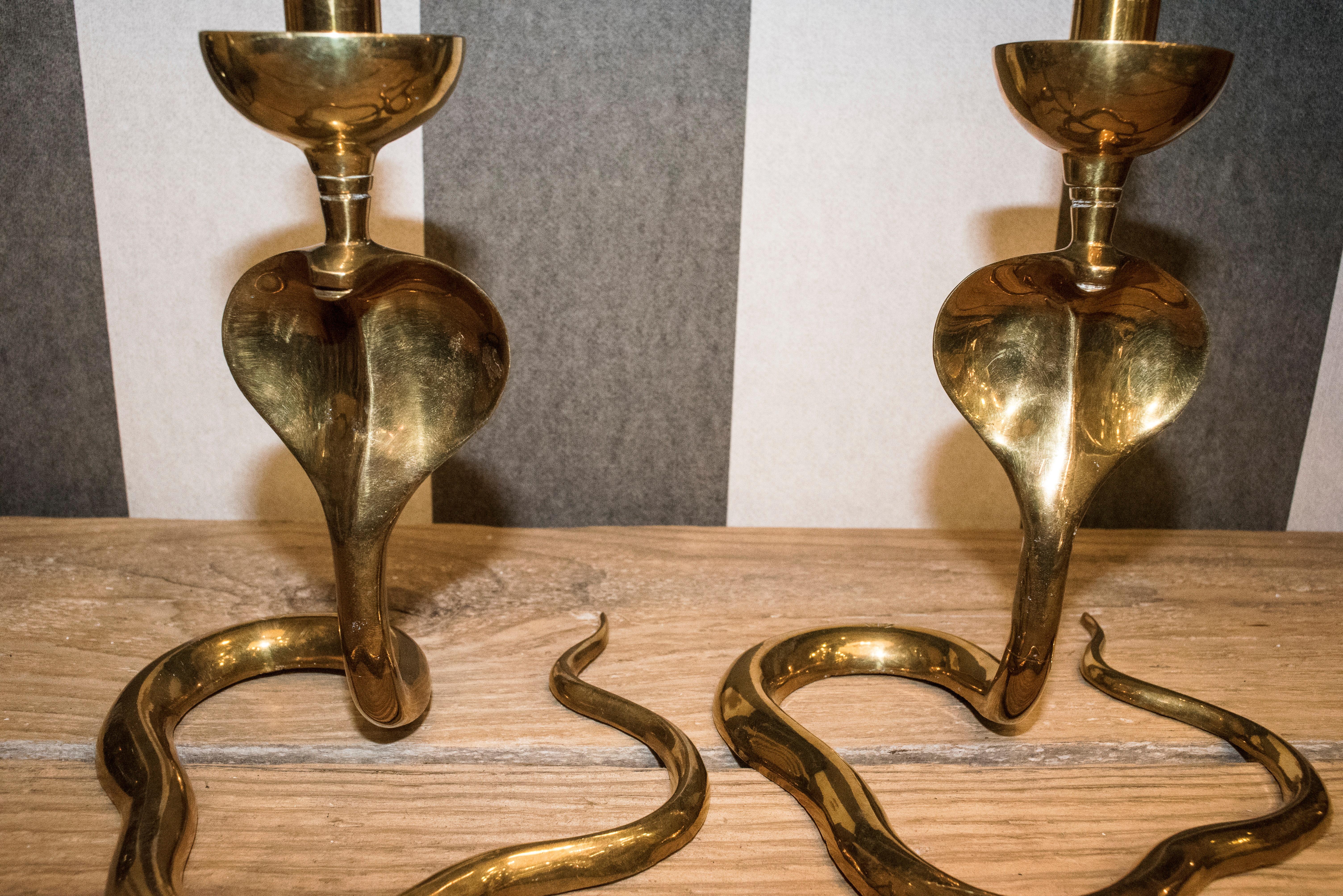 1970s Golden Brass Italian Couple of Cobra-Shaped Candelsticks, with Contrasts 4