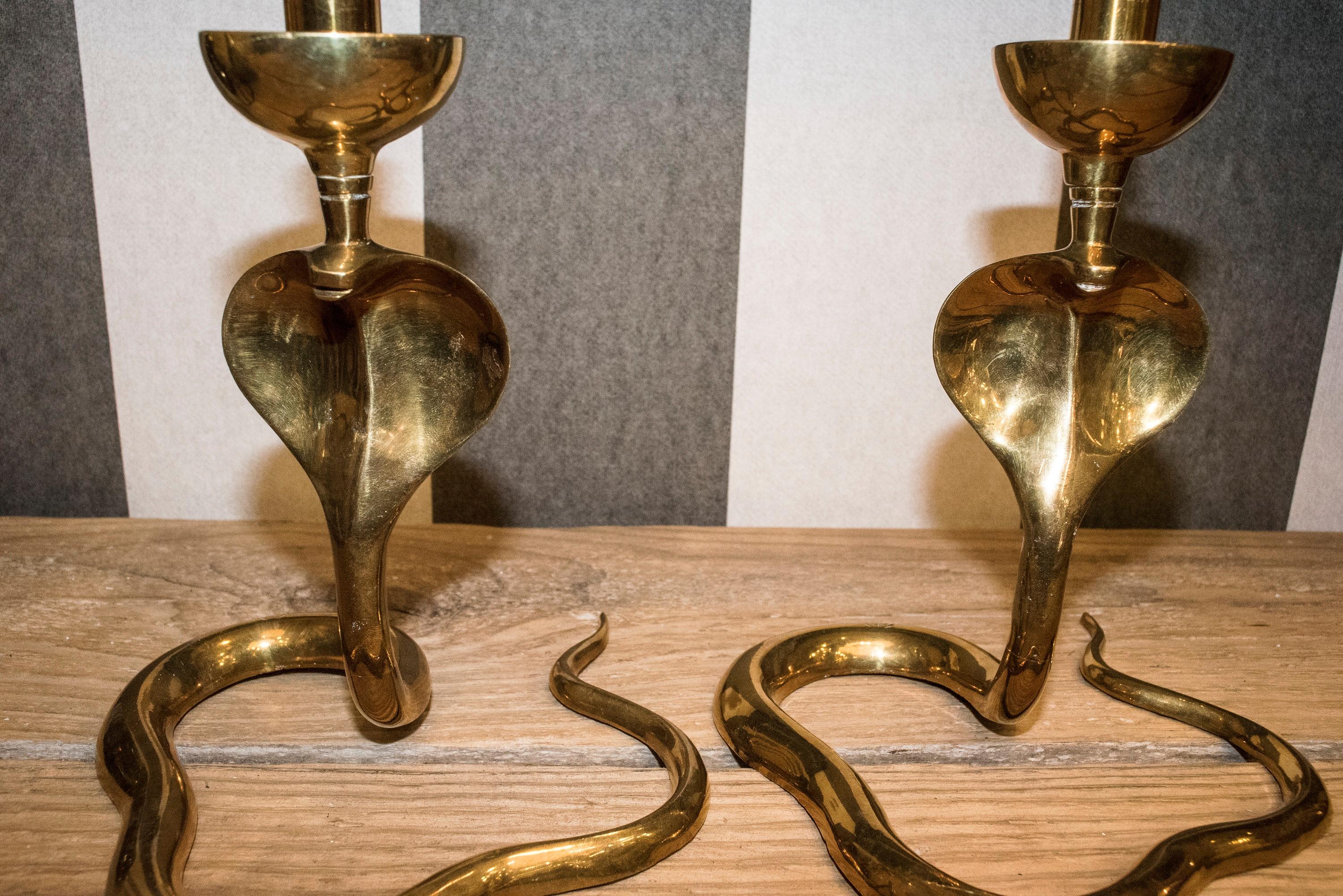 1970s Golden Brass Italian Couple of Cobra-Shaped Candelsticks, with Contrasts 5