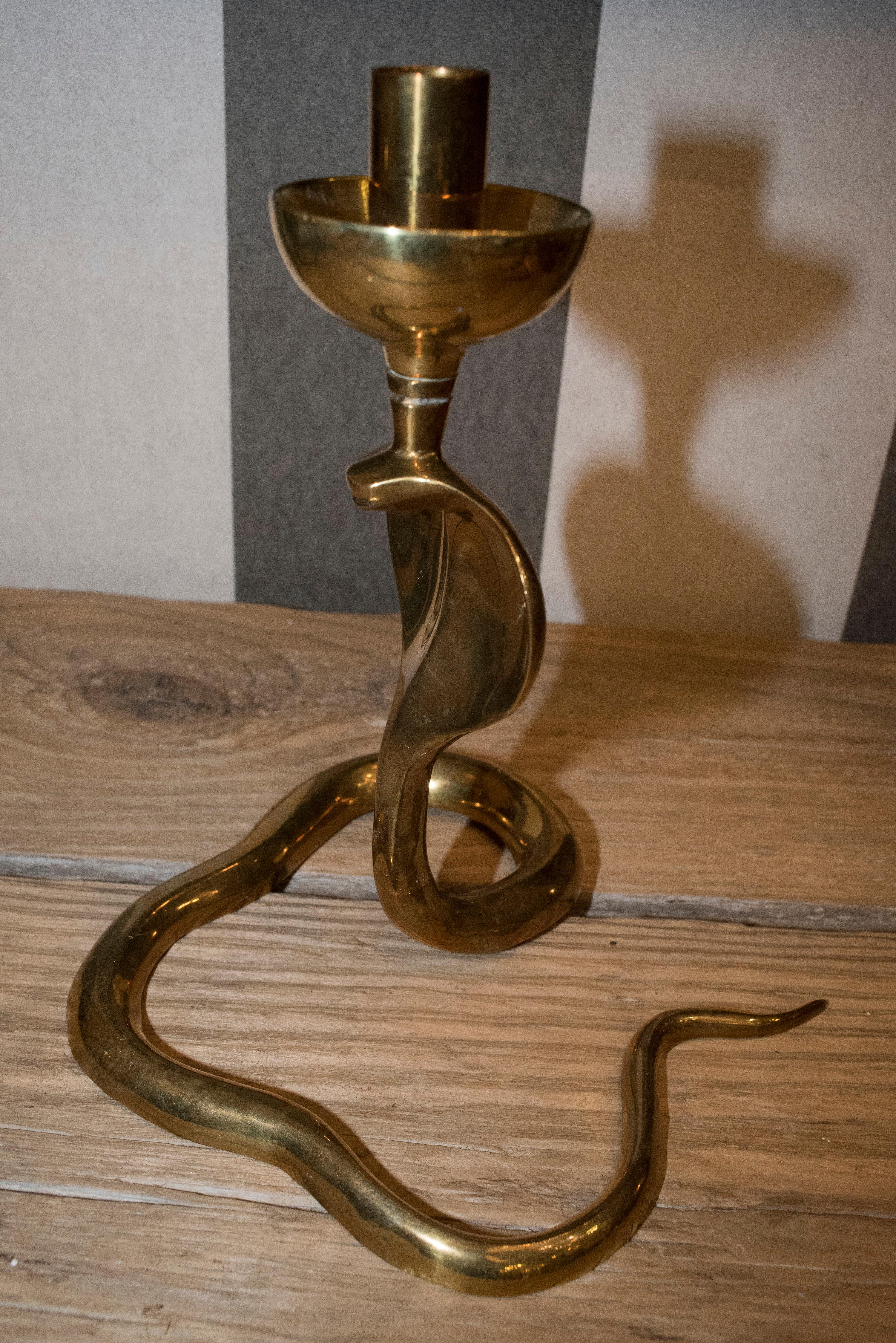 1970s Golden Brass Italian Couple of Cobra-Shaped Candelsticks, with Contrasts 6