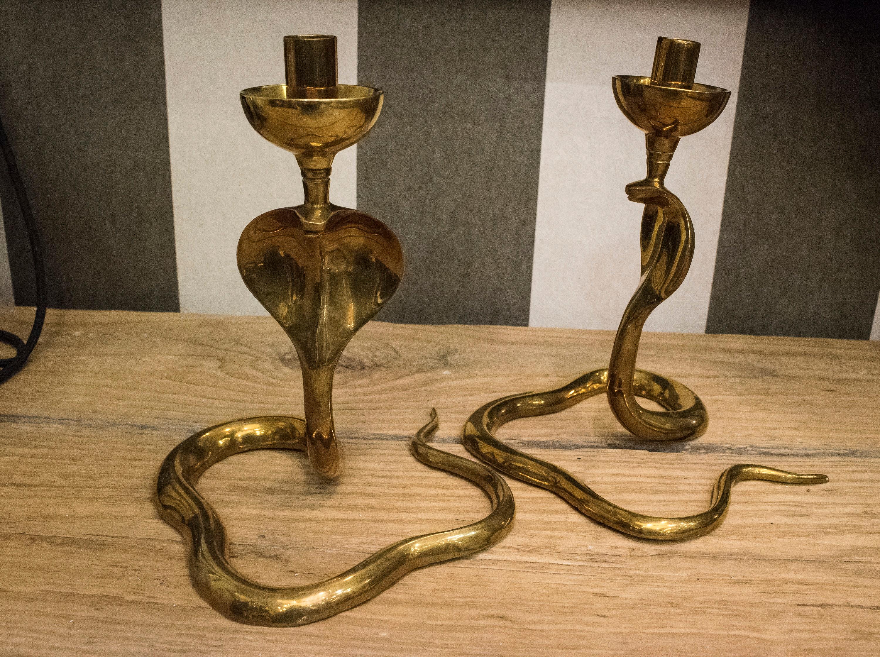 Mid-Century Modern 1970s Golden Brass Italian Couple of Cobra-Shaped Candelsticks, with Contrasts