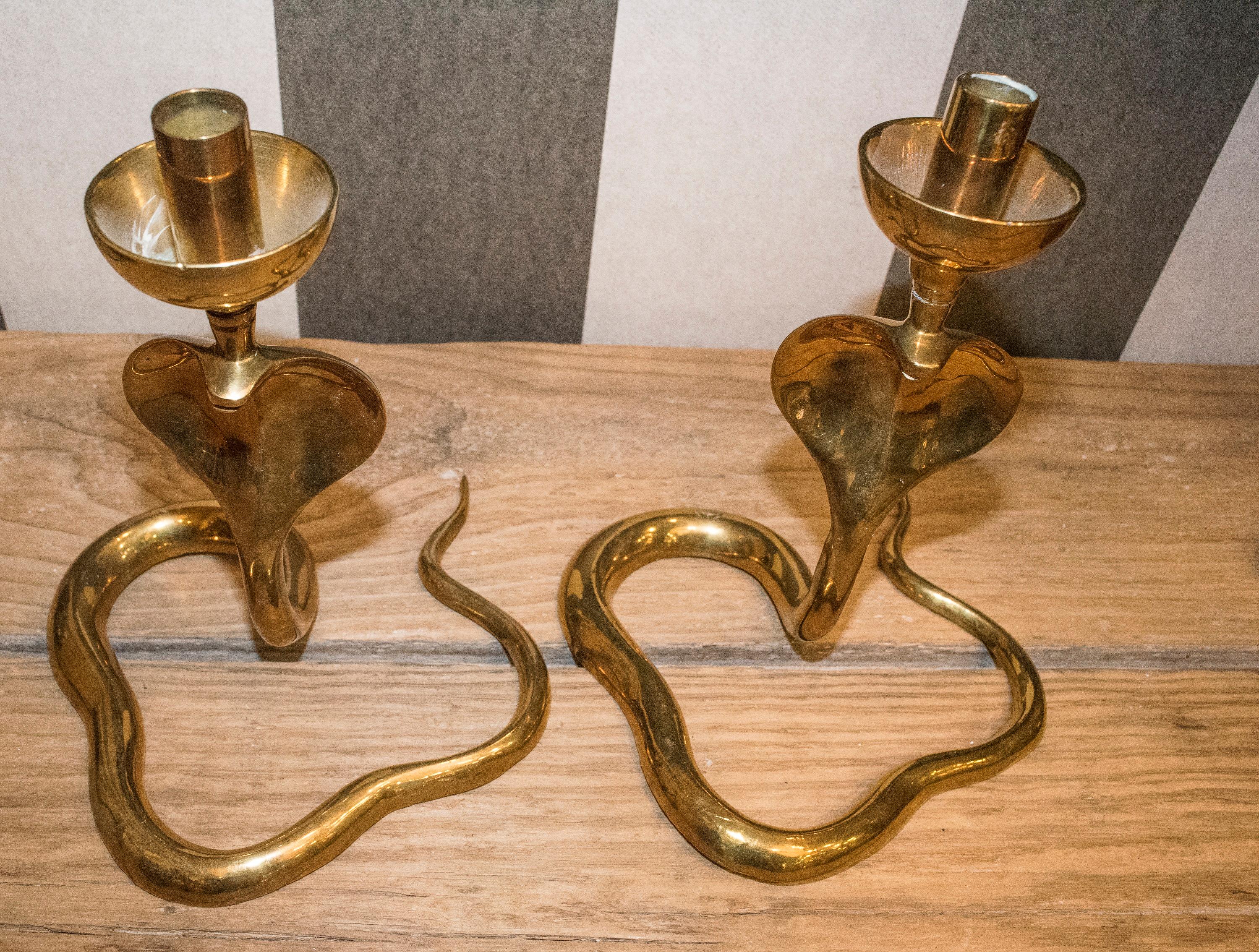 1970s Golden Brass Italian Couple of Cobra-Shaped Candelsticks, with Contrasts 3