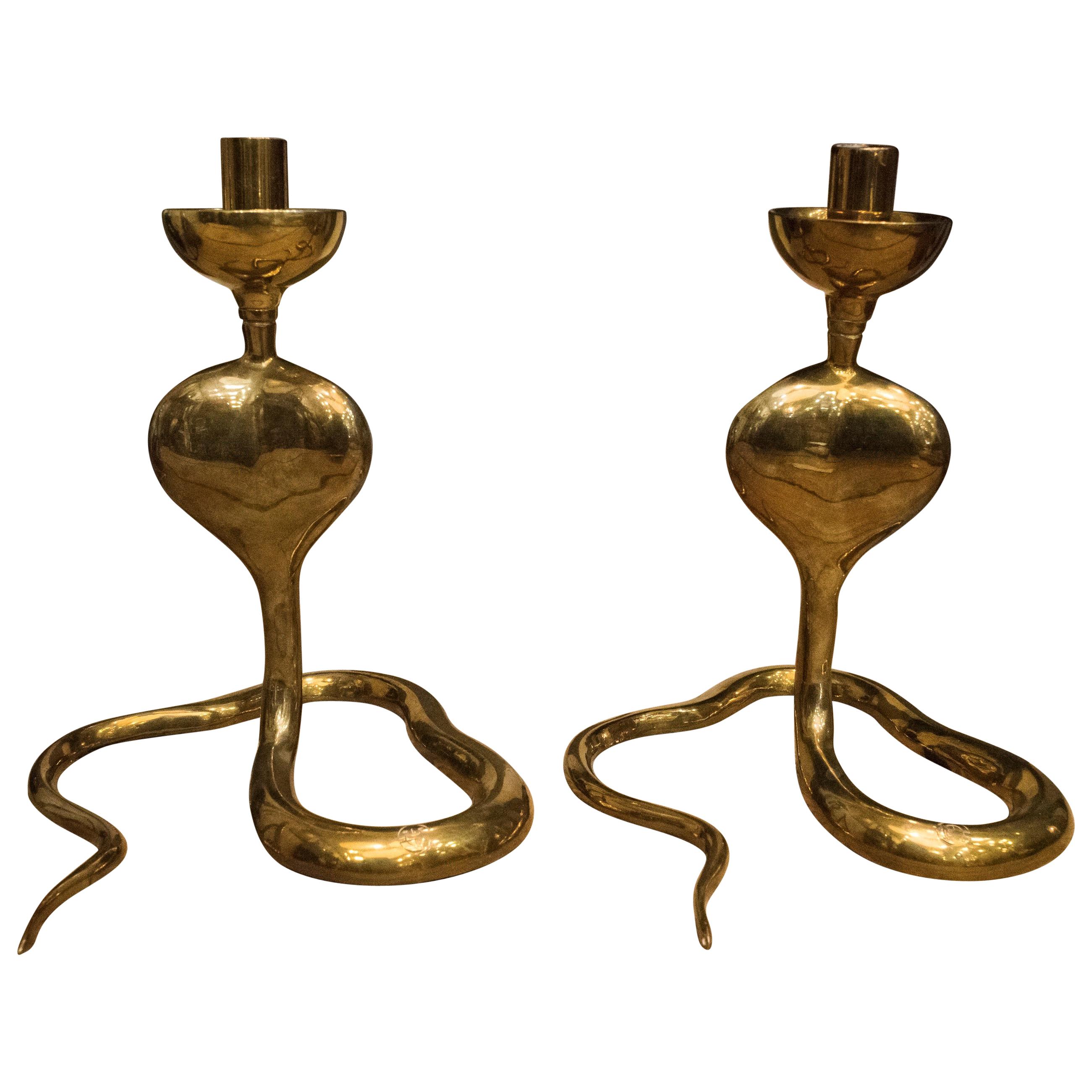 1970s Golden Brass Italian Couple of Cobra-Shaped Candelsticks, with Contrasts