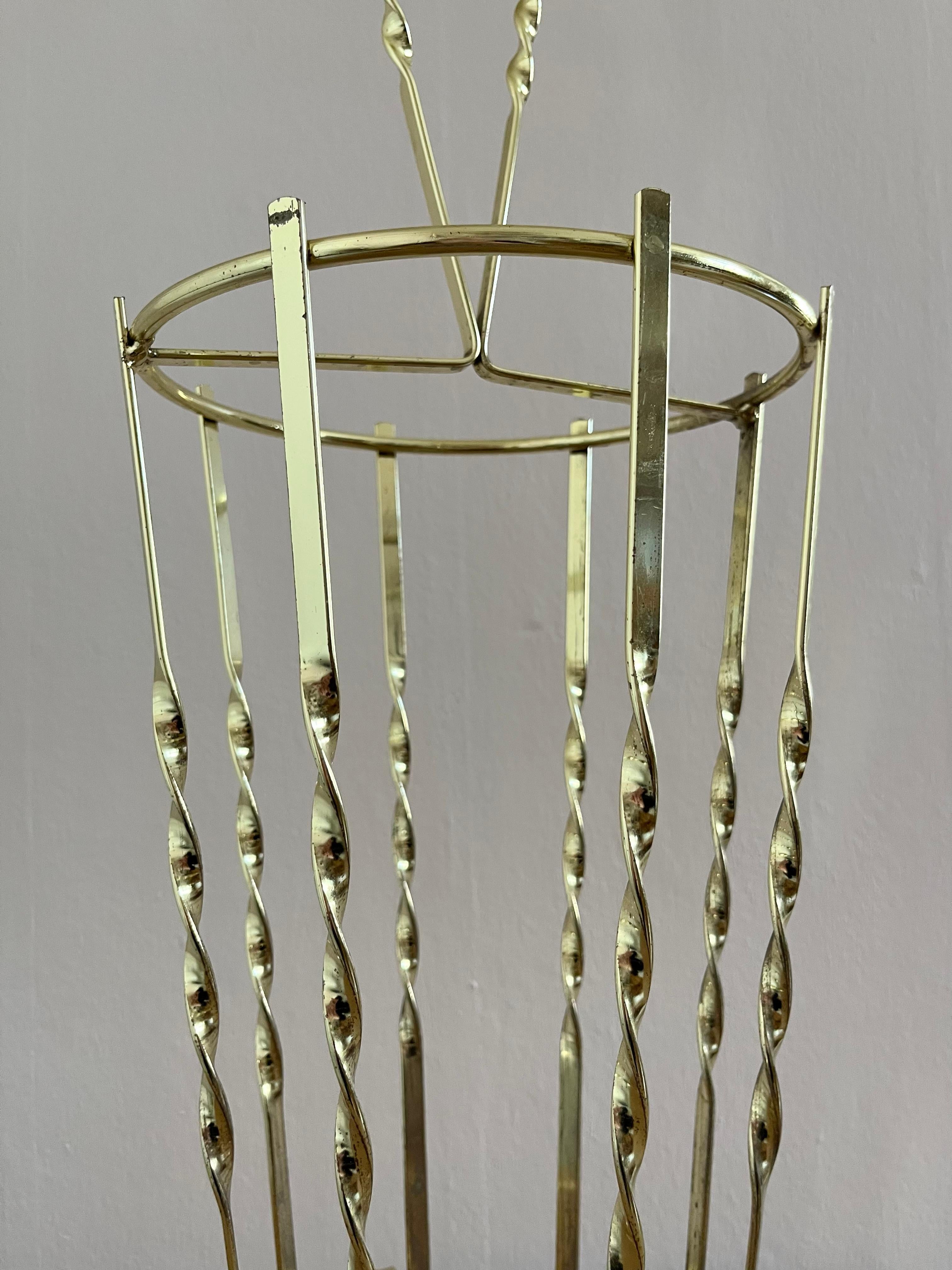 1970s golden umbrella stand with twisted details In Good Condition For Sale In Frederiksberg C, DK