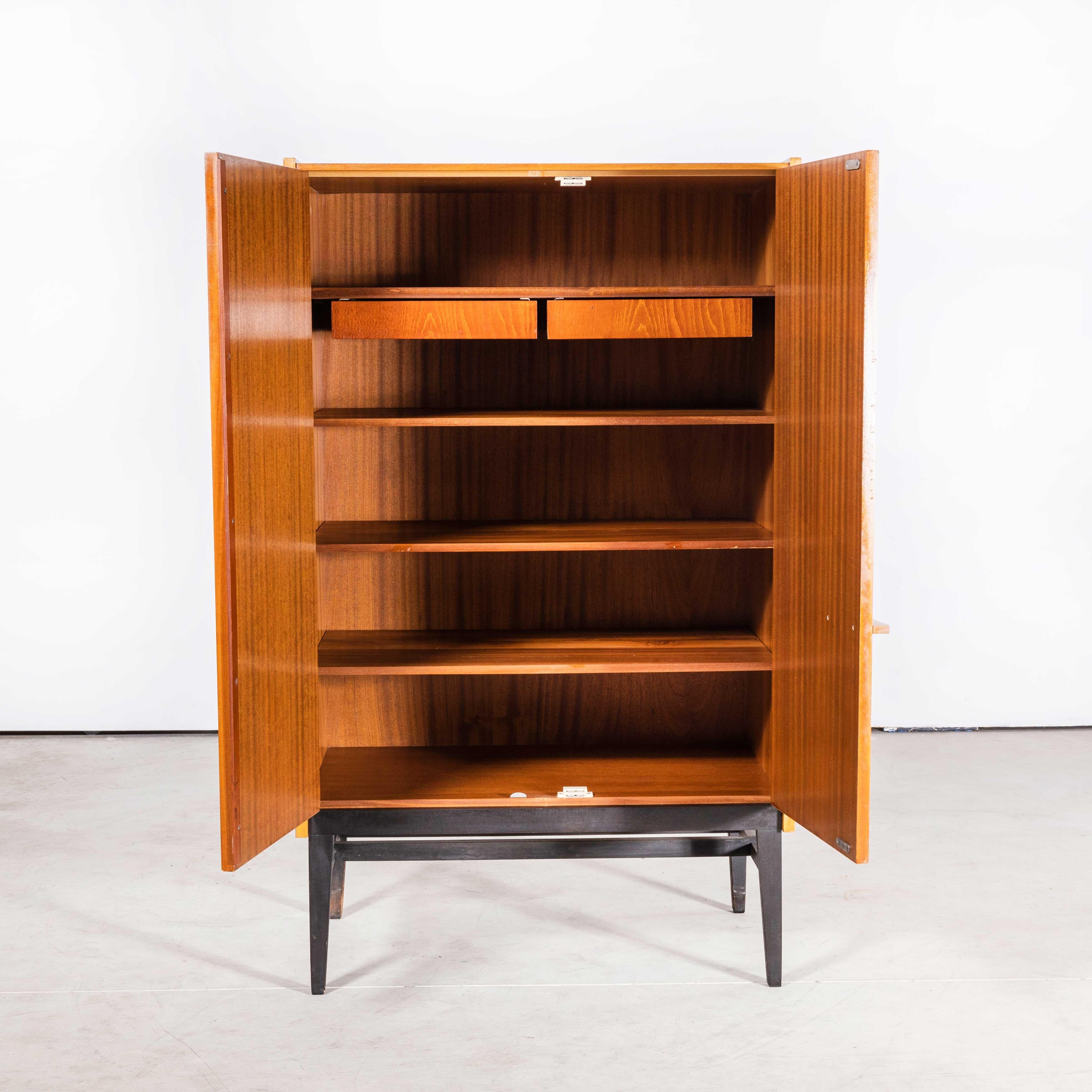Armadio di buone dimensioni del Mid Century del 1970 - Up & Up Zavody in vendita 7
