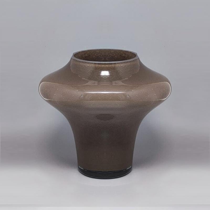 Mid-Century Modern 1970s Gorgeous Beige Vase in Murano Glass by Dogi. Made in Italy For Sale