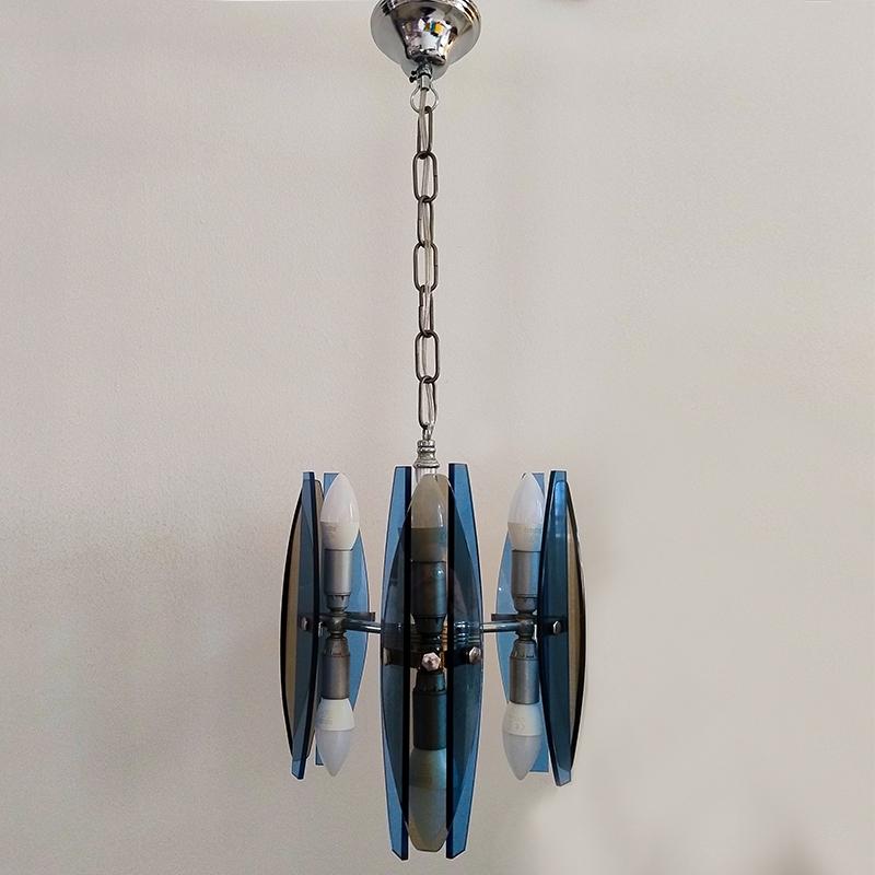 1970s Gorgeous blue and smoked glass pendant lamp by Veca with six lights. Made in Italy 
It works perfectly
It's in excellent condition
Dimension: 
diameter 11,02 x 29,52