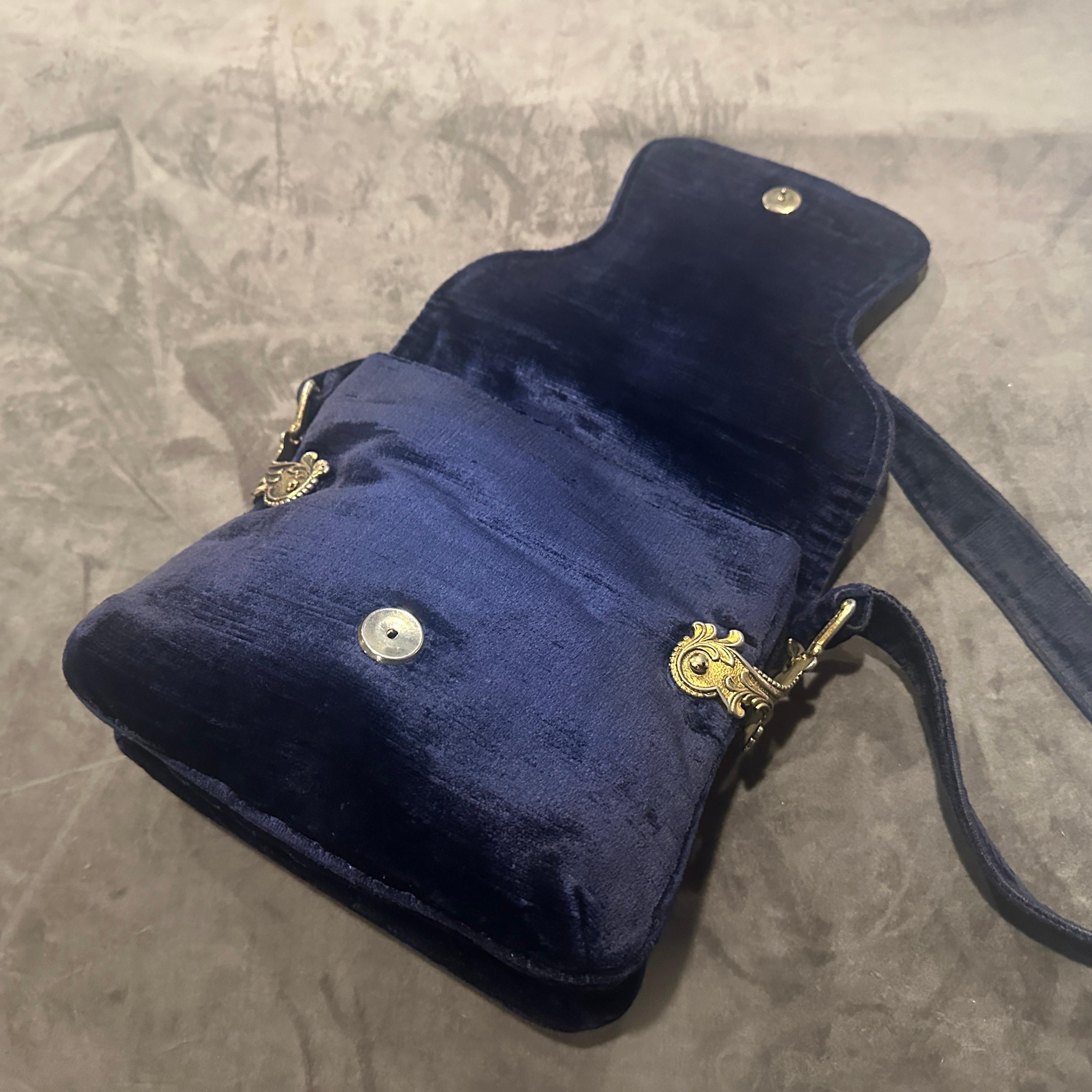 1970 - Magnifique sac à bandoulière italien en velours et laiton bleu et turquoise en vente 6