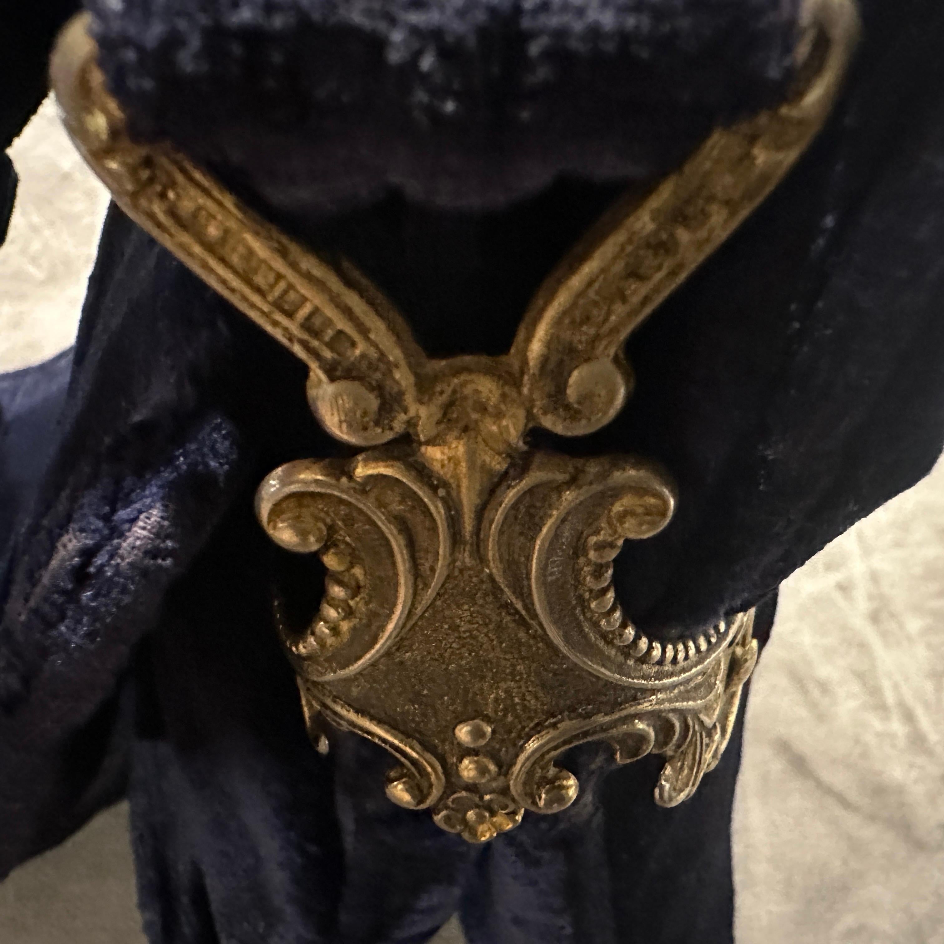 1970 - Magnifique sac à bandoulière italien en velours et laiton bleu et turquoise en vente 4