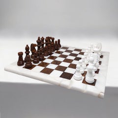 1970s Gorgeous Brown and White Chess Set in Volterra Alabaster Handmade. Made in