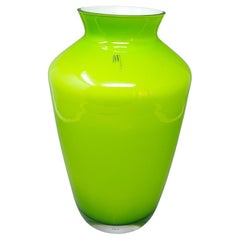 Precioso jarrón verde de los años 1970 de Ind. Vetraria Valdarnese. Fabricado en Italia