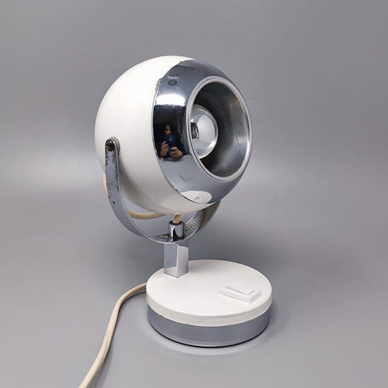 1970er Jahre Wunderschönes Paar weißer Augentischlampen von Veneta Lumi, hergestellt in Italien (Italienisch) im Angebot