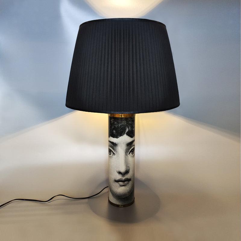 1970s Gorgeous Piero Fornasetti Table Lamp, Made in Italy, 'Not a Replica' In Excellent Condition For Sale In Milano, IT