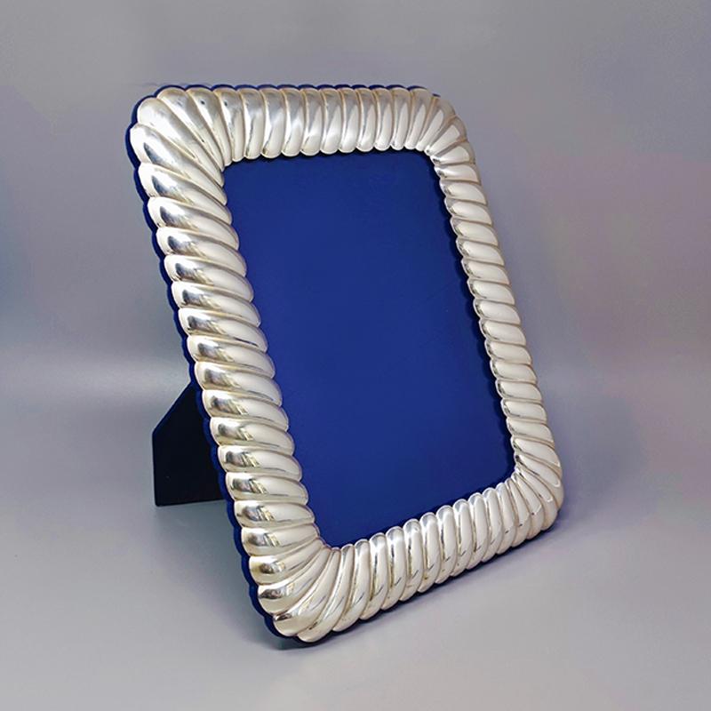 1970s Gorgeous silver plated photo frame by IB. Made in Italy
The item is in excellent condition .
Photo size is 7,08 x 9,44 inches (18 x 24 H cm)
Dimensions:
10.62