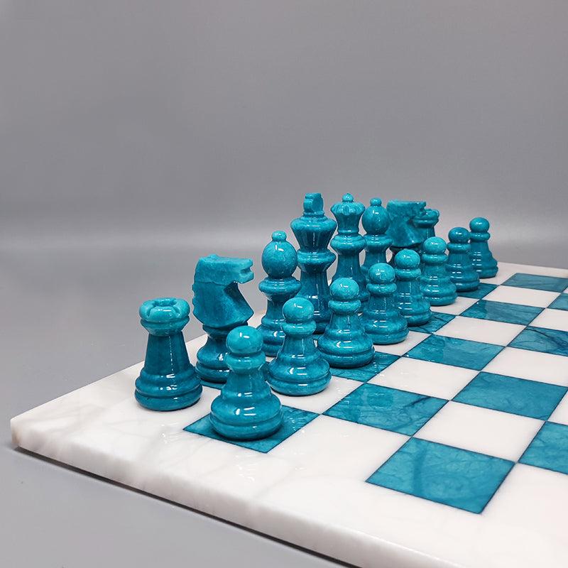 1970s Gorgeous Turquoise and White Chess Set in Volterra Alabaster Handmade Made In Excellent Condition For Sale In Milano, IT