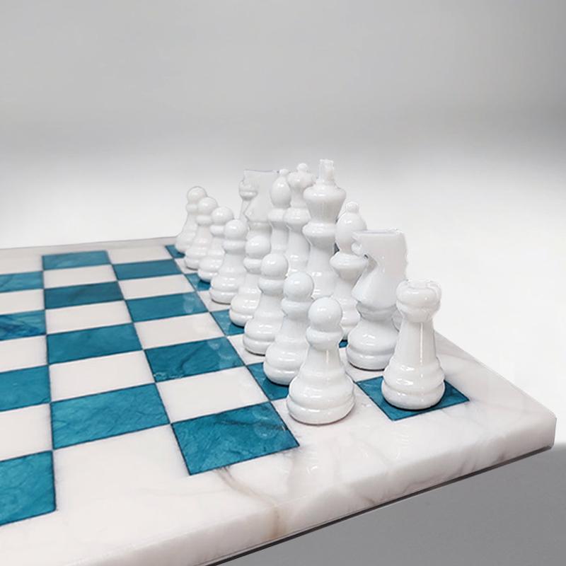 1970s Gorgeous Turquoise and White Chess Set in Volterra Alabaster Handmade Made In Excellent Condition For Sale In Milano, IT