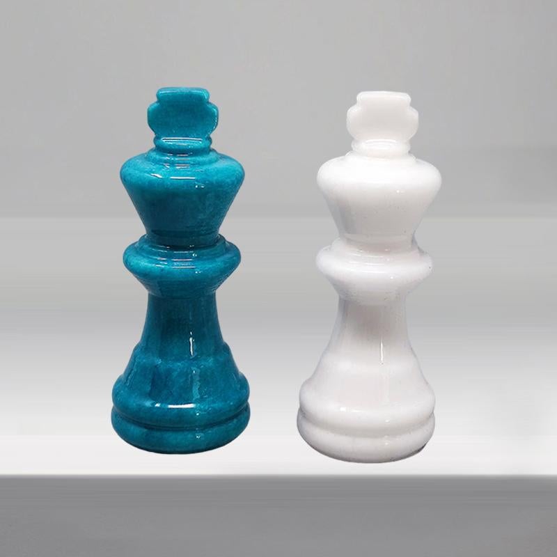1970s Gorgeous Turquoise and White Chess Set in Volterra Alabaster Handmade Made For Sale 1