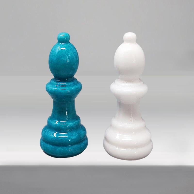 1970s Gorgeous Turquoise and White Chess Set in Volterra Alabaster Handmade Made For Sale 3