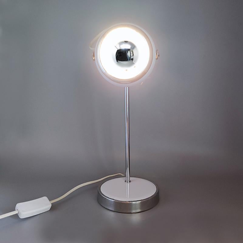 Mid-Century Modern 1970s Gorgeous White Eyeball Table Lamp by Veneta Lumi, Made in Italy For Sale